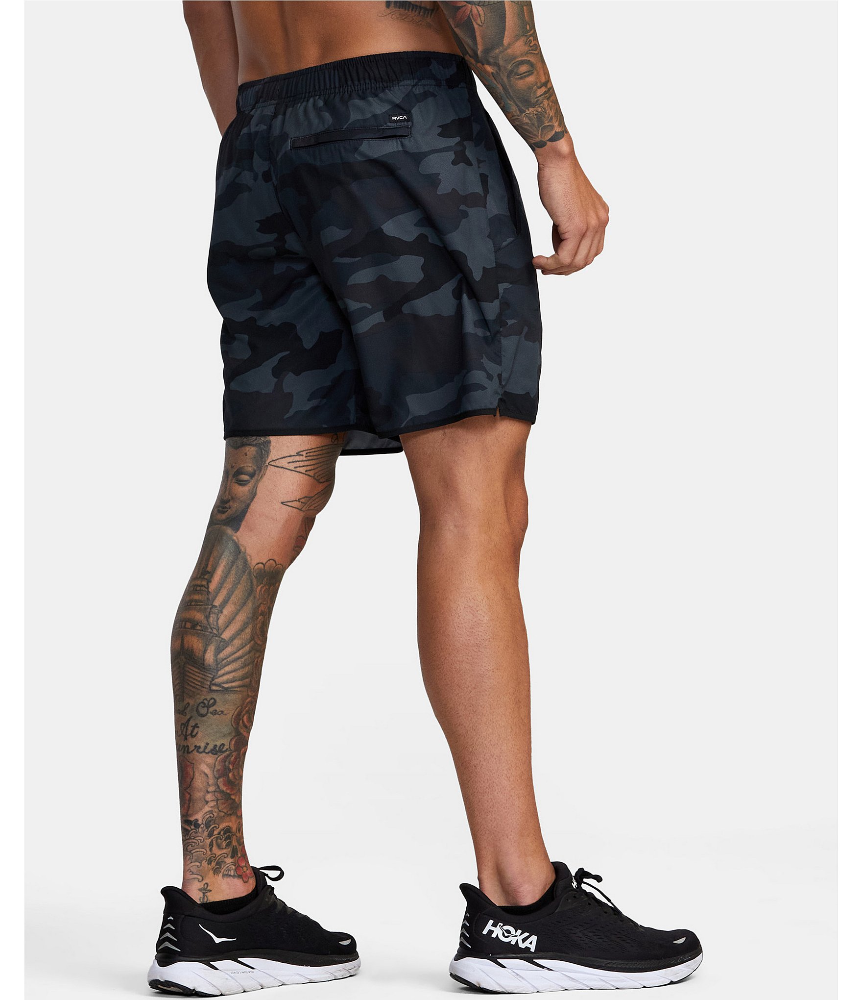 RVCA VA Sport Yogger lV Elastic Pull-On 17#double; Outseam Camo Athletic Shorts