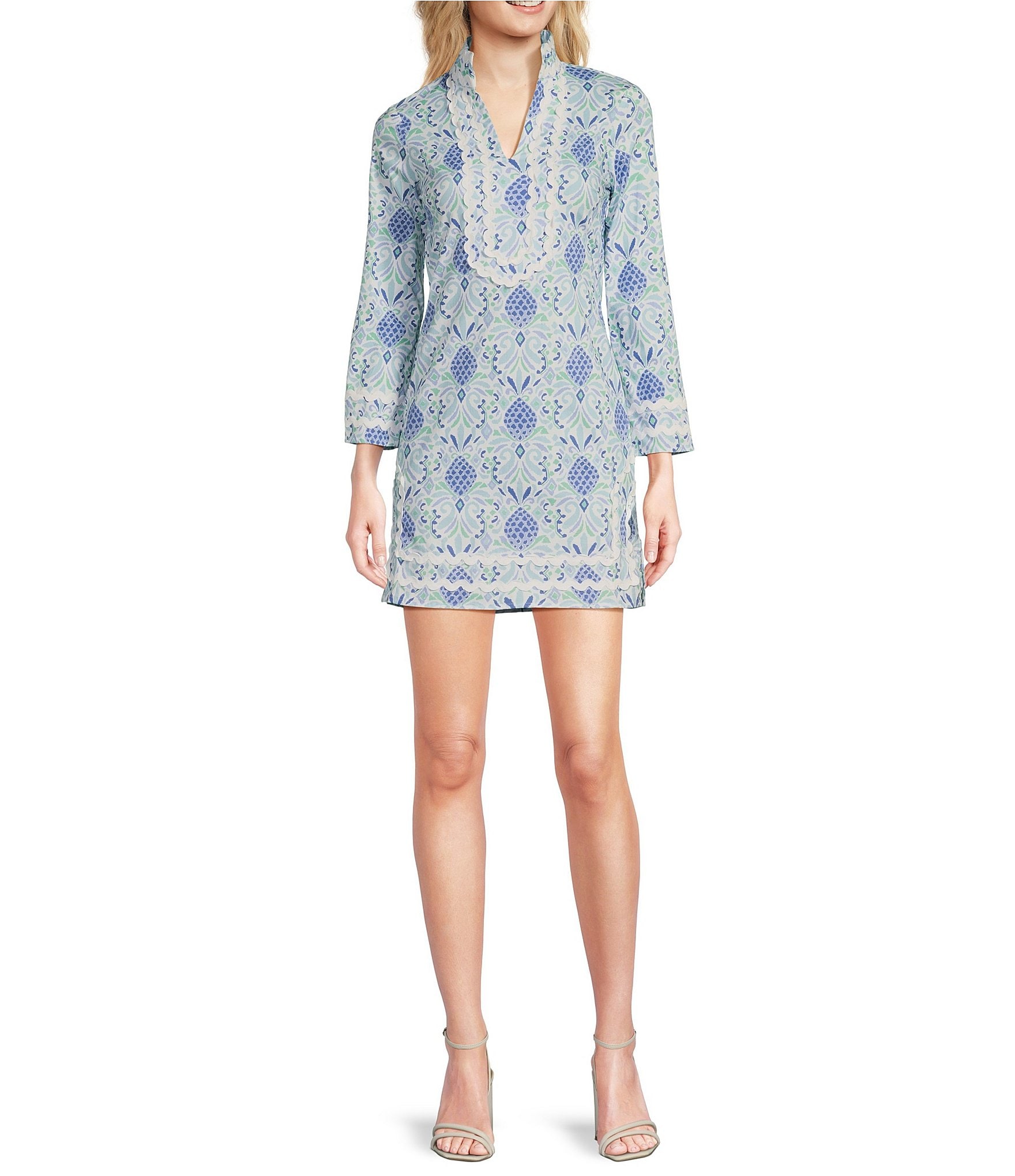 SAIL to SABLE Woven Pineapple Print Split Collar V-Neck