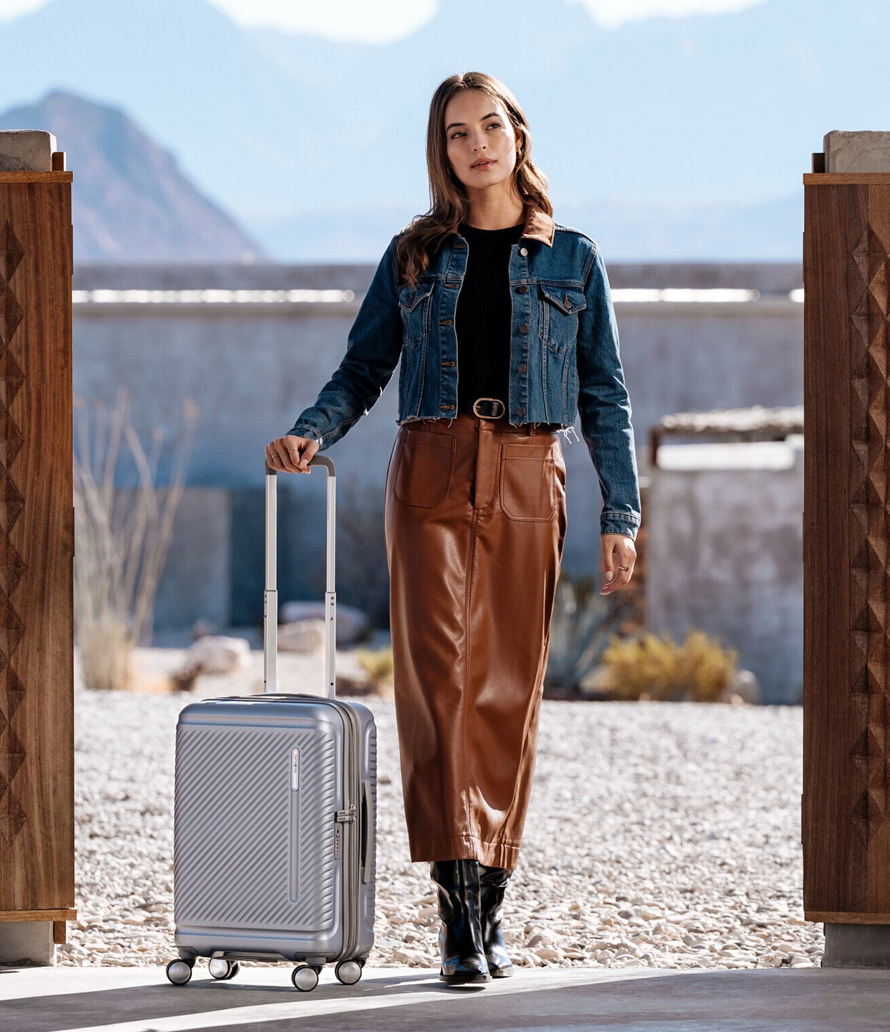 Samsonite LiteSpin 2 Hardship Medium Spinner Luggage