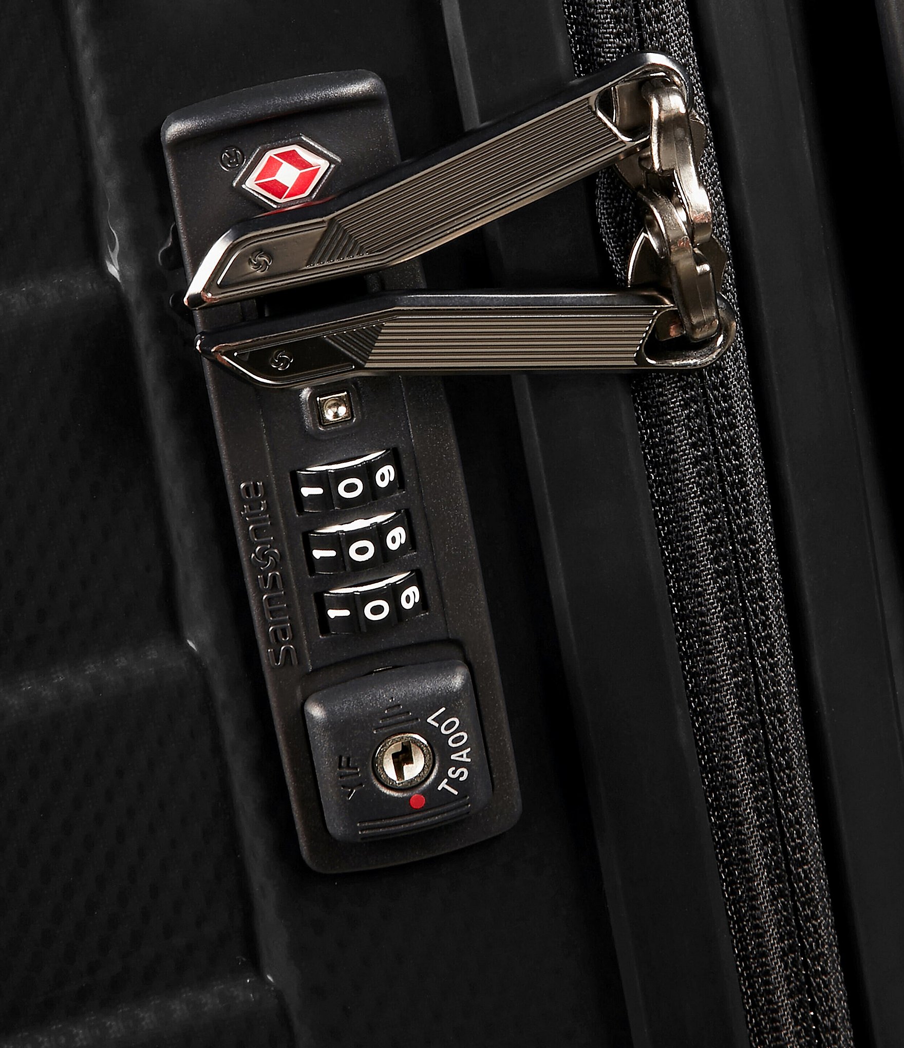Samsonite Proxis Large Spinner Suitcase