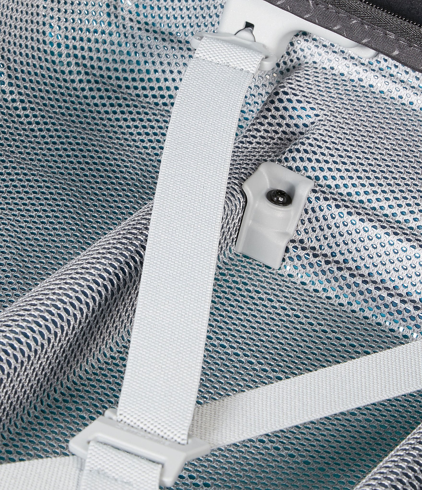 Samsonite Proxis Large Spinner Suitcase