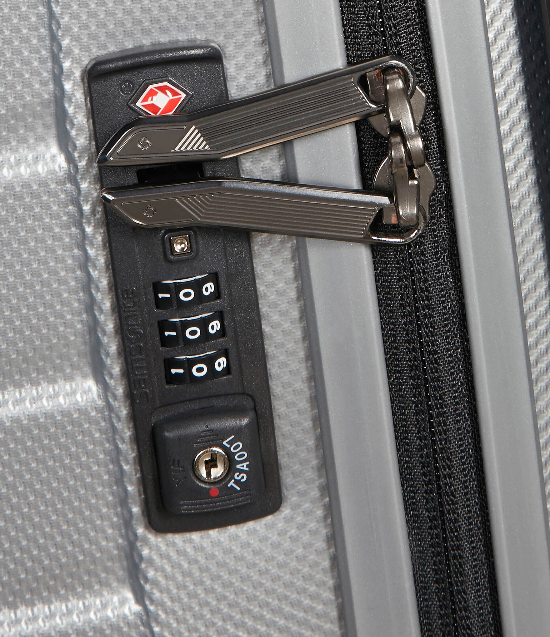 Samsonite Proxis Large Spinner Suitcase