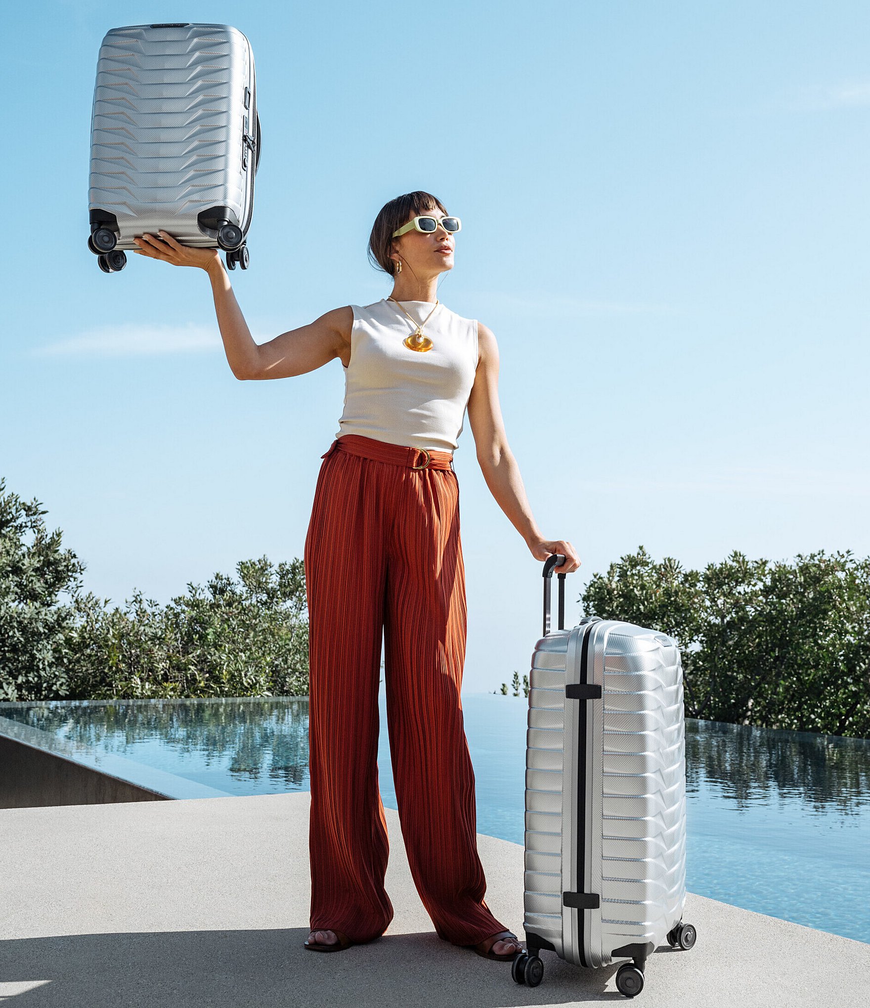 Samsonite Proxis Large Spinner Suitcase