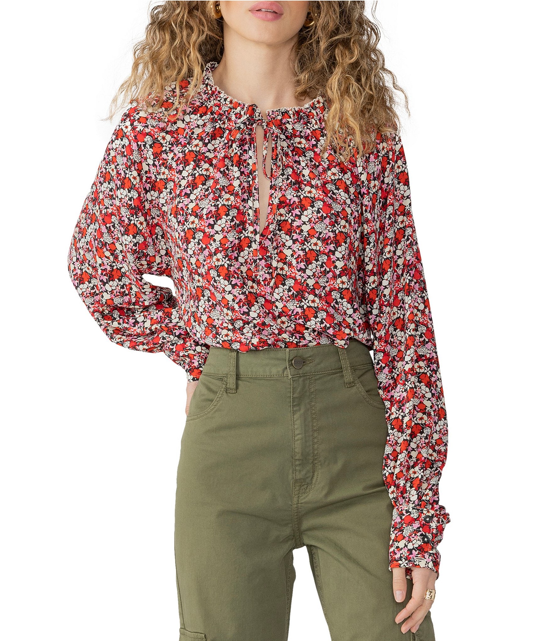 Sanctuary Floral Print Textured Knit Jacquard Crew Neck Long Sleeve All  Over Smocked Top