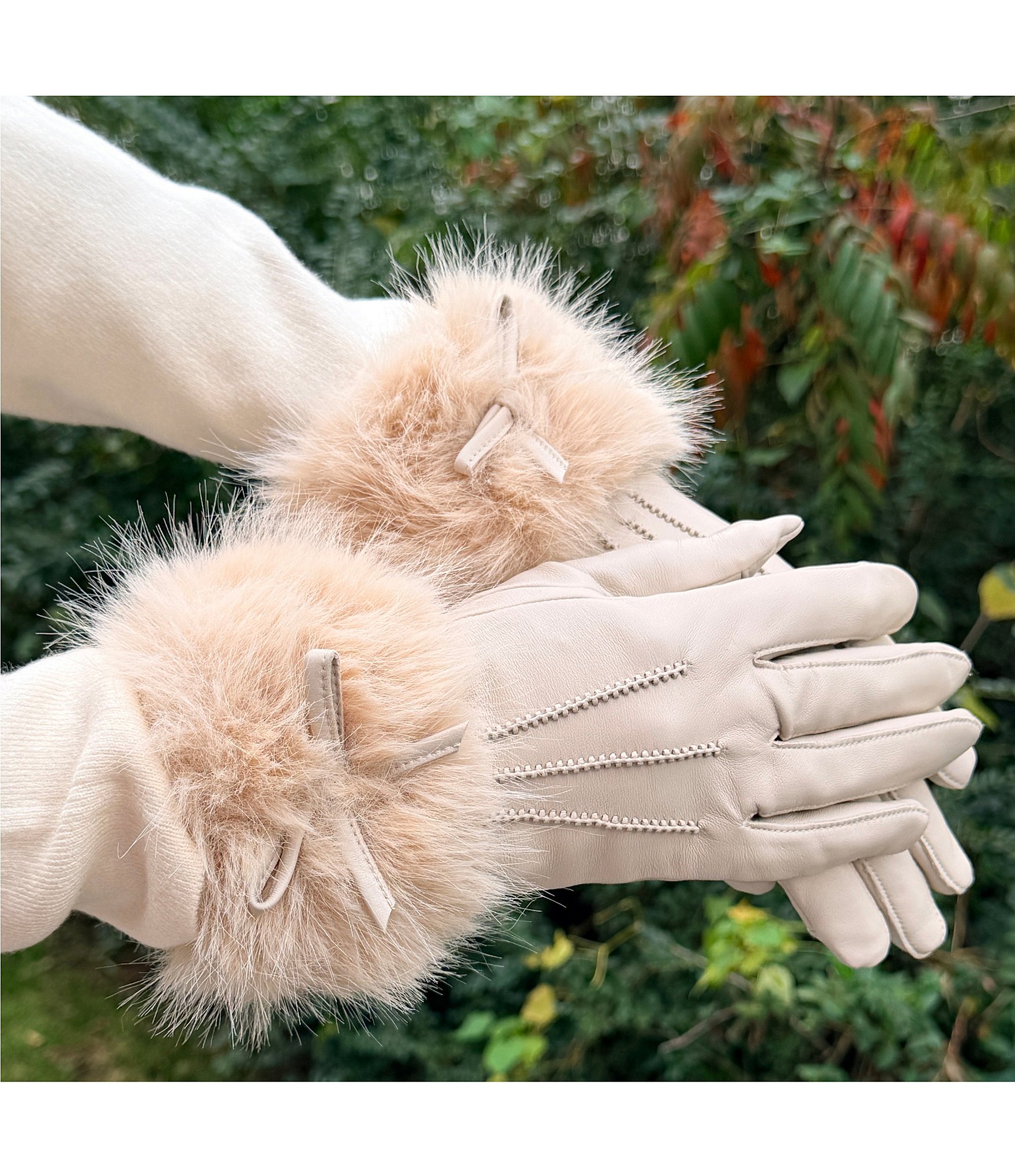 SASSO + SMYTH Women's Faux Fur Bow Cuff Tech Tip Traditional Five Finger Leather Gloves