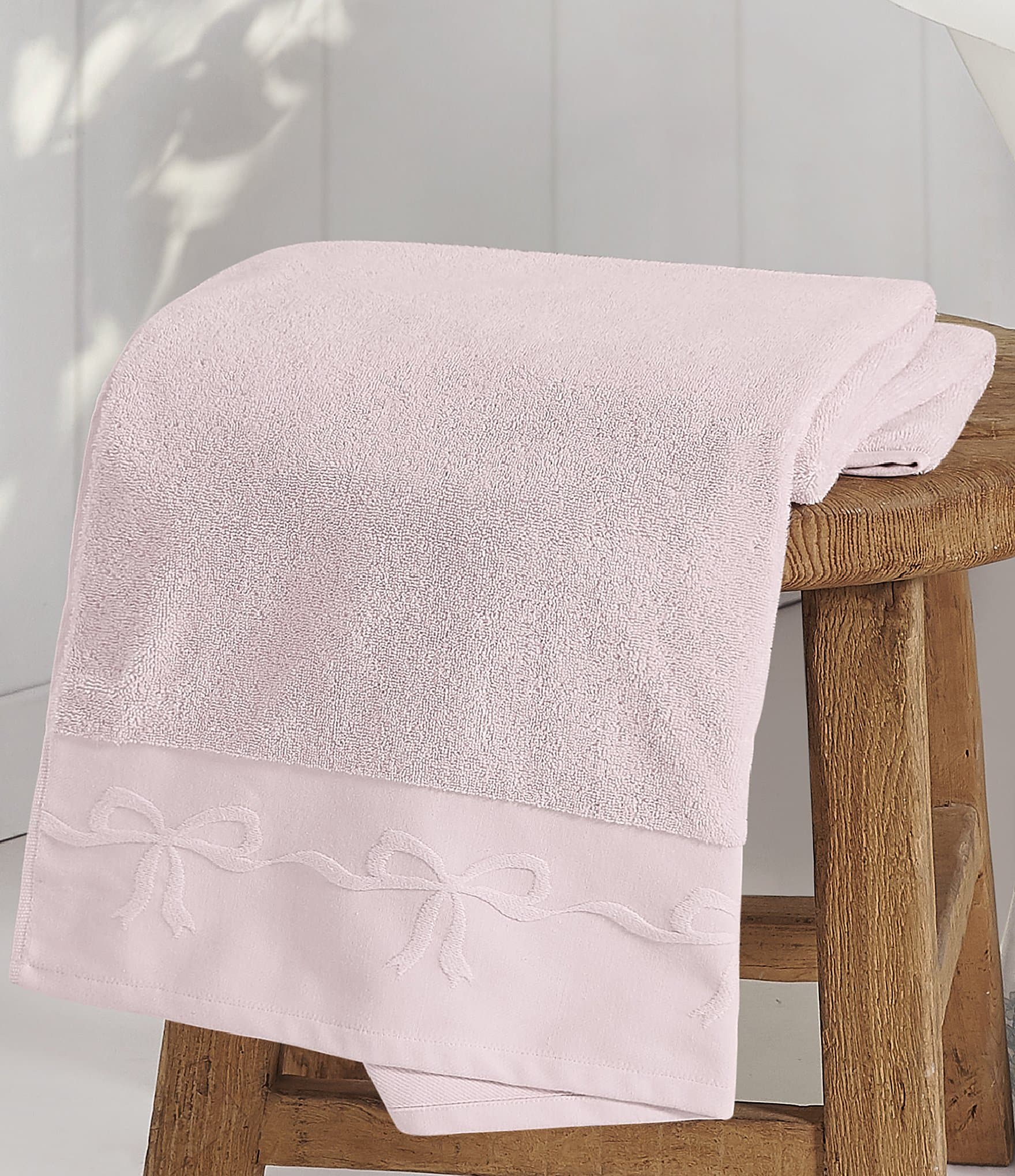 Shabby Chic Signature by Shabby Chic Bow Jacquard Bath Towels