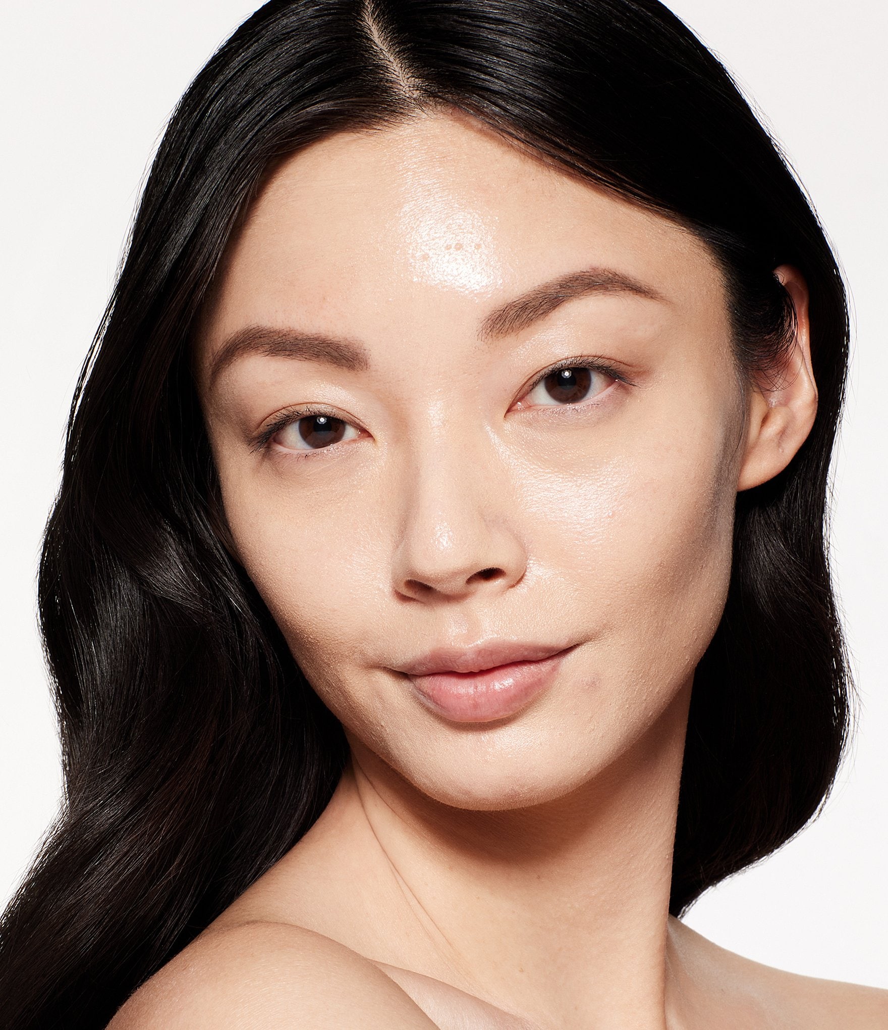 Shiseido Revitalessence Skin Glow Foundation SPF 30