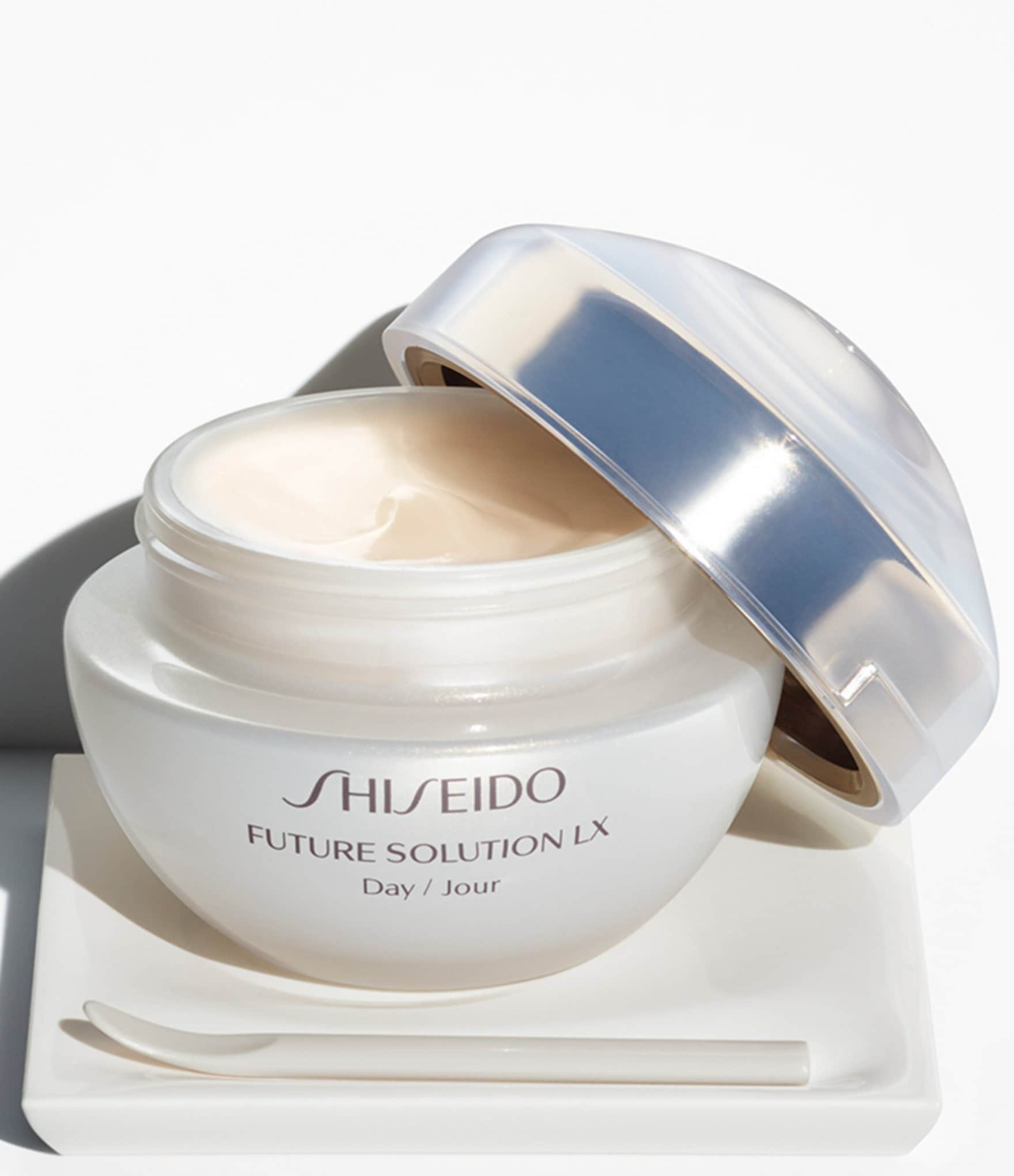 Shiseido lx. Shiseido Future solution. Крем шисейдо total Protective Creme. Шисейдо Day Cream broad Spectrum SPF. Shiseido SPF 50 solution.