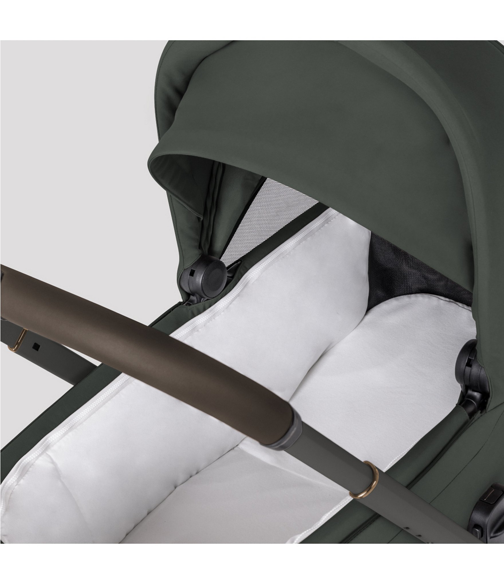 Silver Cross Breez Compact Bassinet