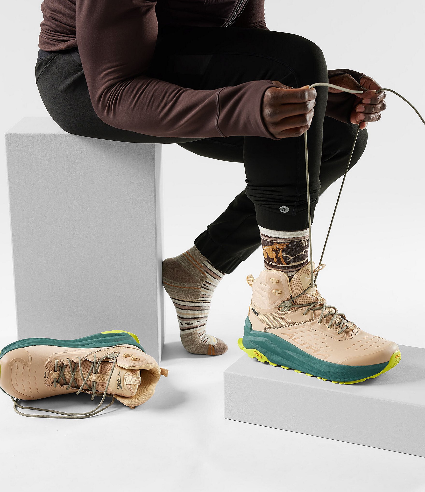 SmartWool Hike Targeted Cushion Bear Stripe Mid Crew Socks