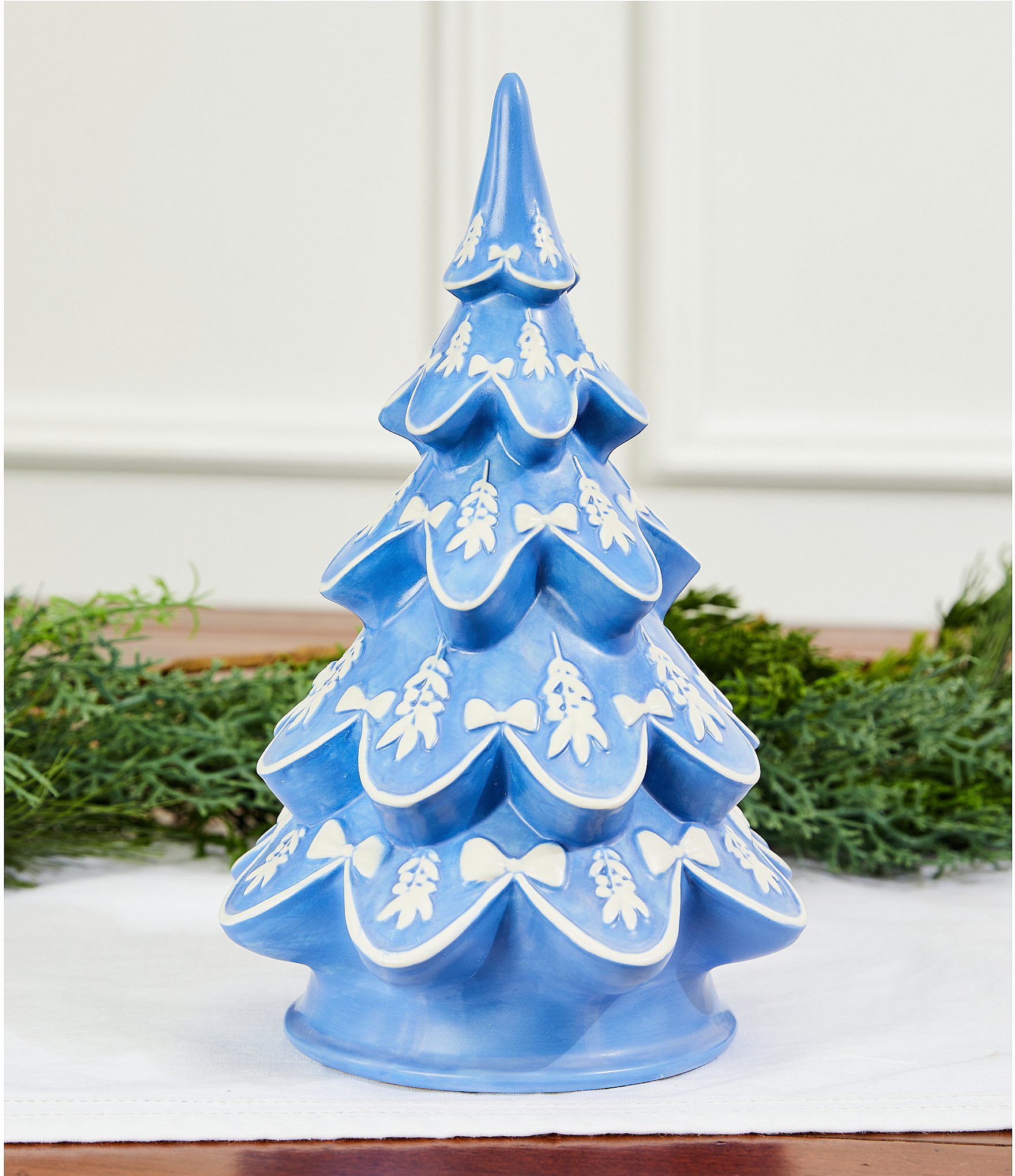 Southern Living Meet Me Under The Mistletoe Collection Ceramic Tree Figurine
