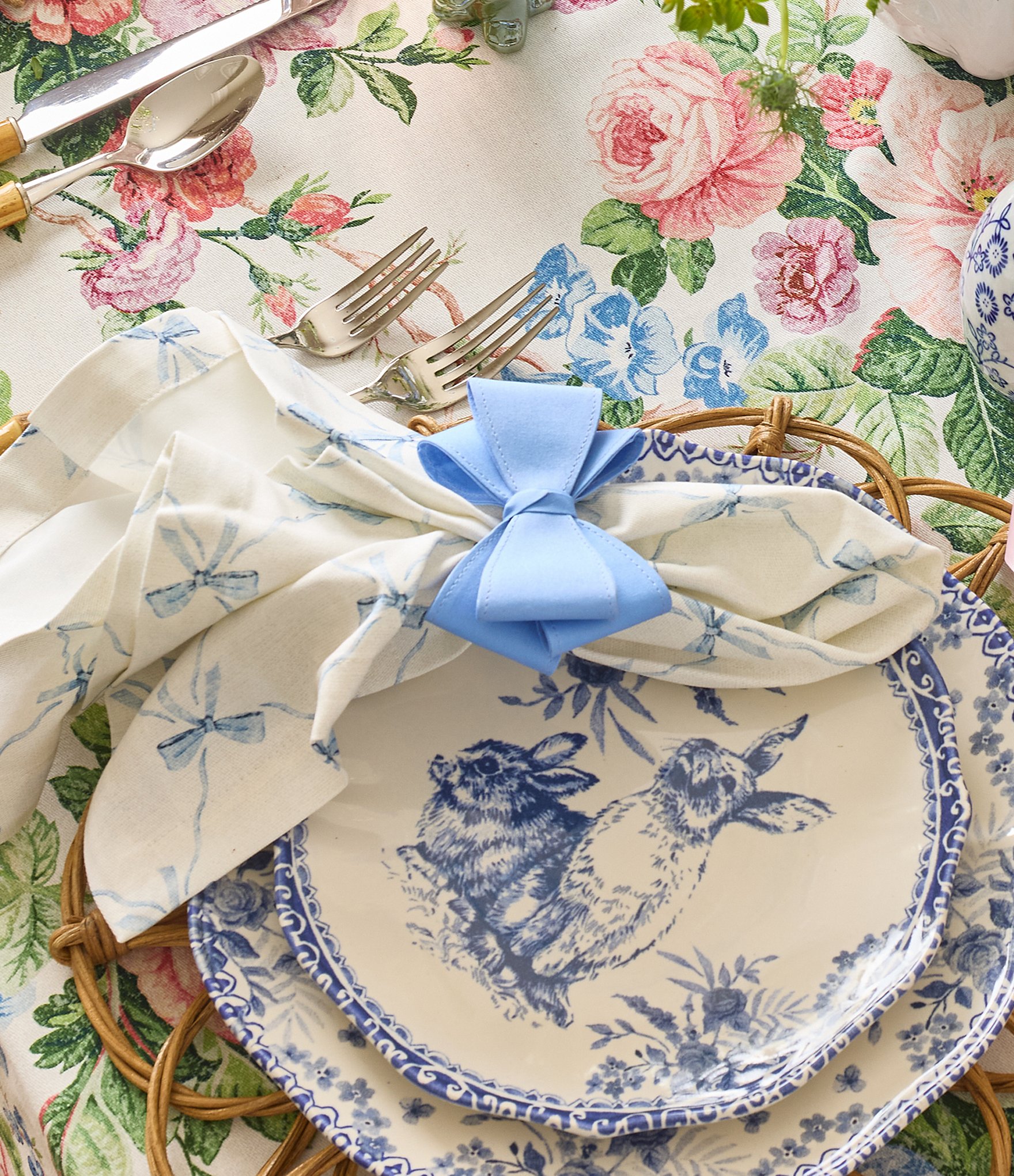 Southern Living Blue White Bow Napkins, Set of 4