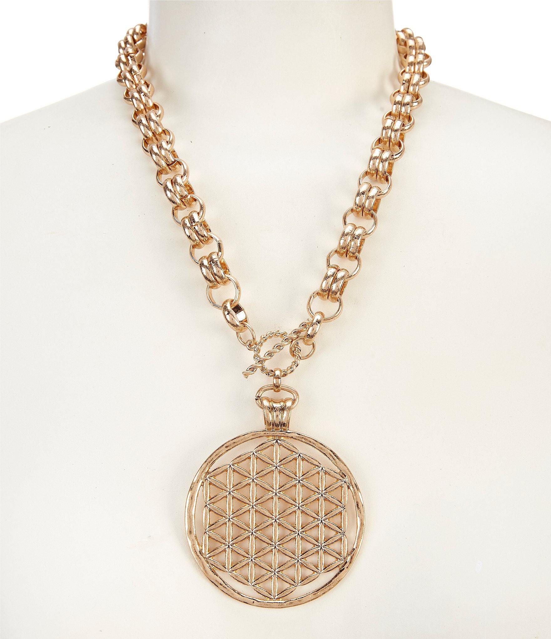 Southern Living Chain with Cutout Short Pendant Necklace