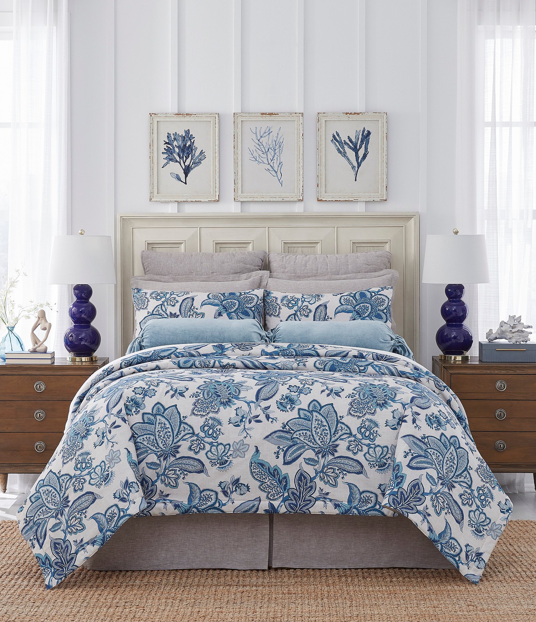 Southern Living shops Easton Blue White Medallion Print Duvet Cover Mini Set King