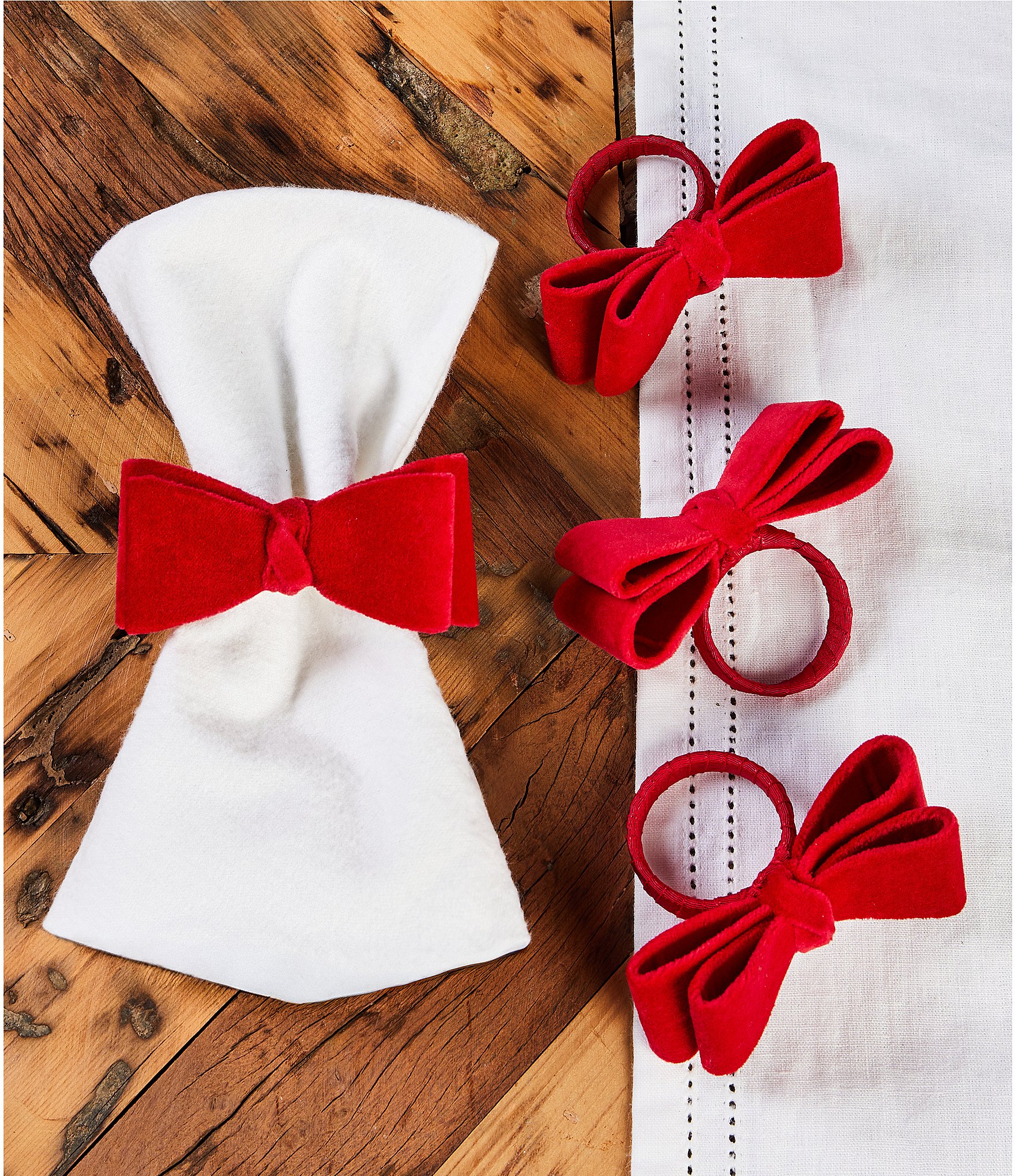 Southern Living Holiday Red Bow Napkins Set, Set of 4