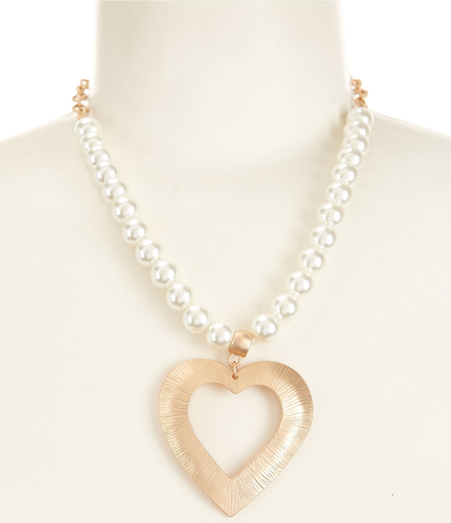Oralia Cream 8mm Pearl Necklace With Stone Studded White Heart Charm at Rs  150/piece in New Delhi