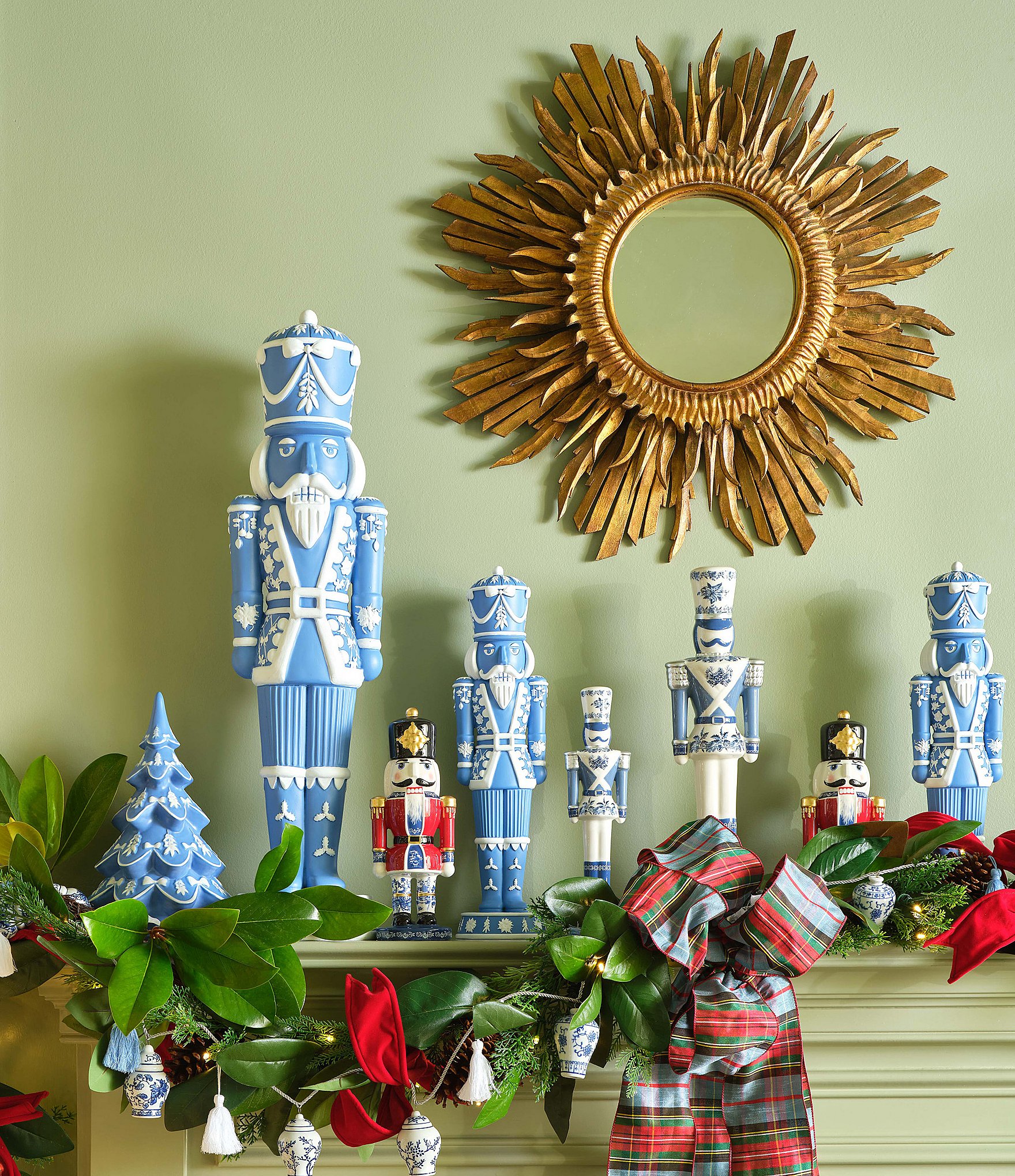 Southern Living Meet Me Under The Mistletoe Resin Nutcracker