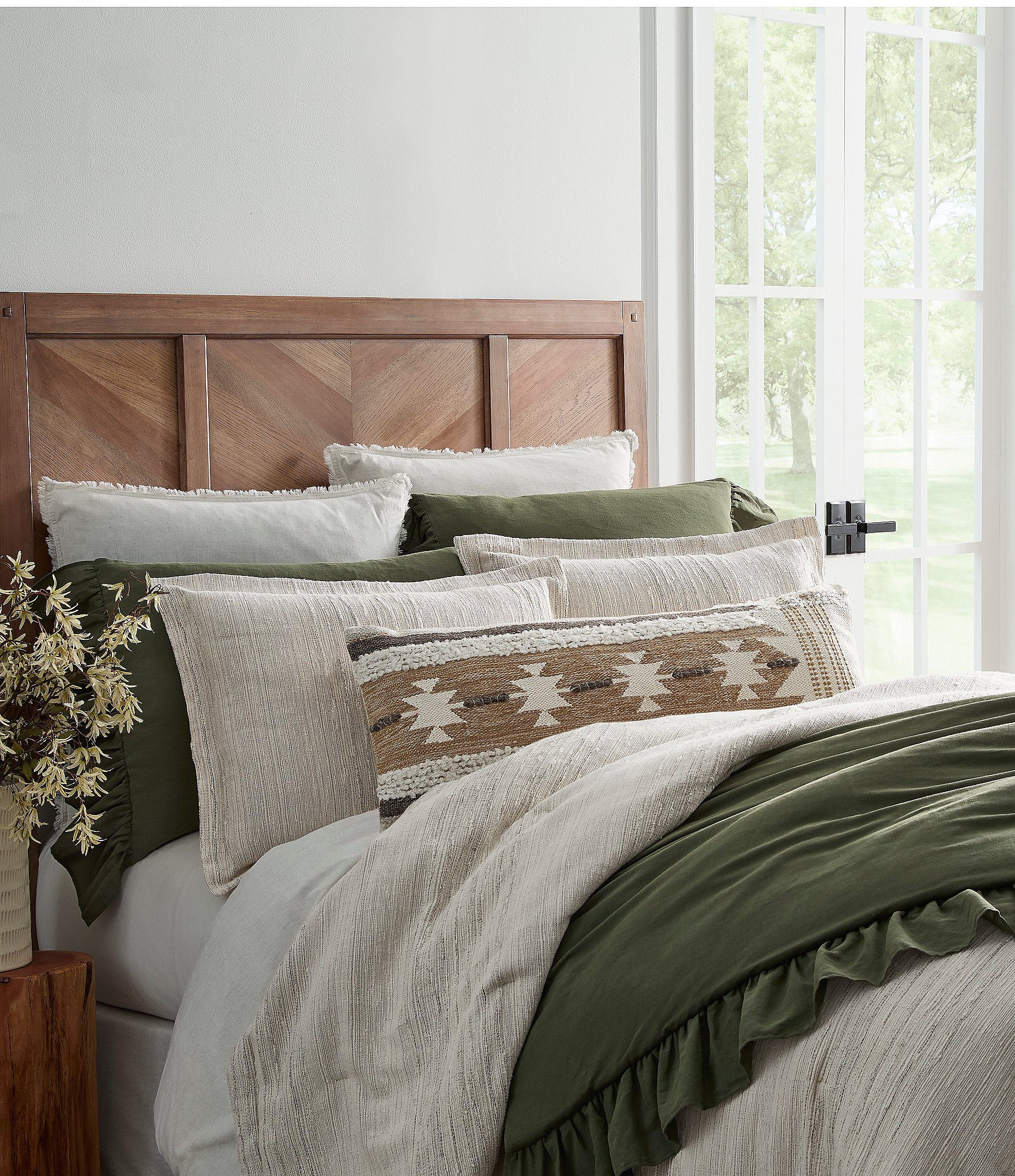 Southern Living Simplicity Collection Brooke Comforter Mini Set