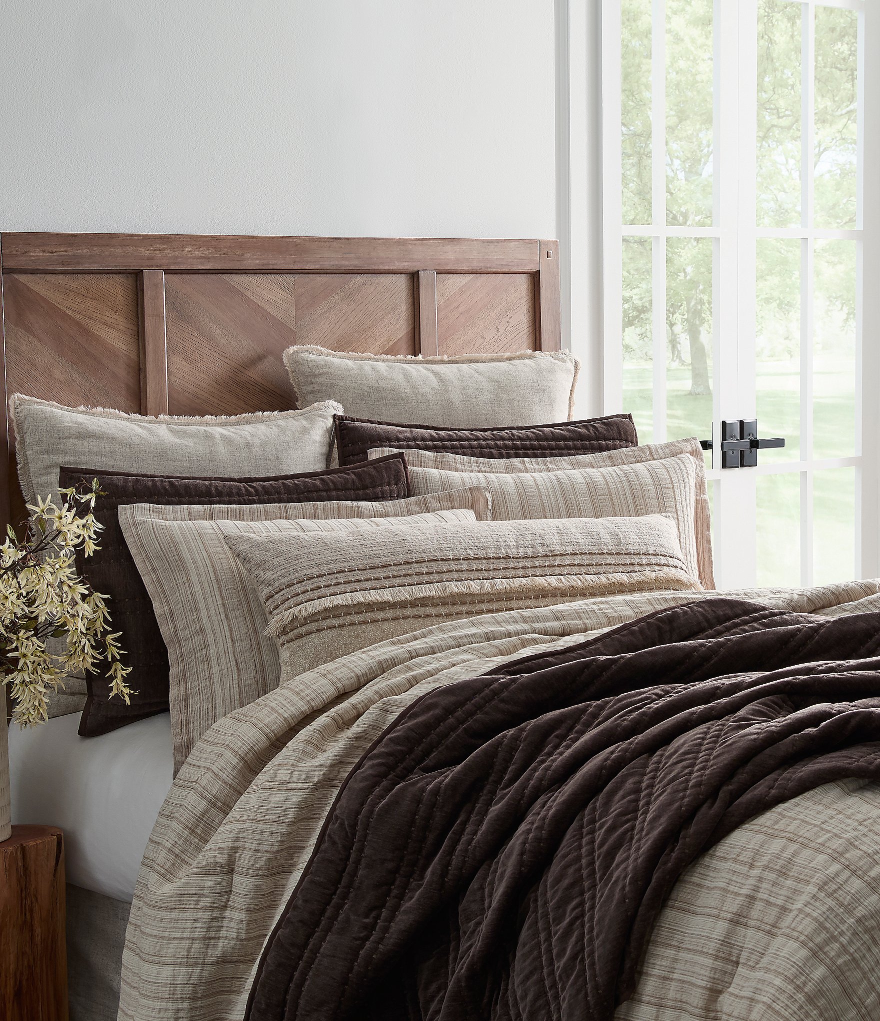 Southern Living Simplicity Collection Dakota Comforter