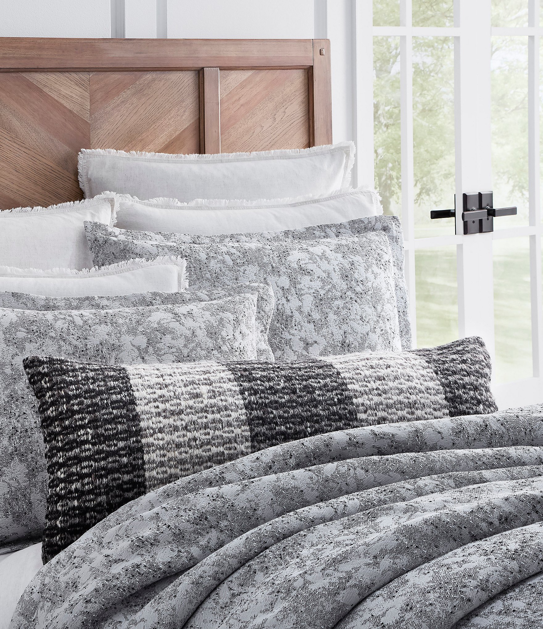 Southern Living Simplicity Collection Kenzie Woven Textural Jacquard Comforter