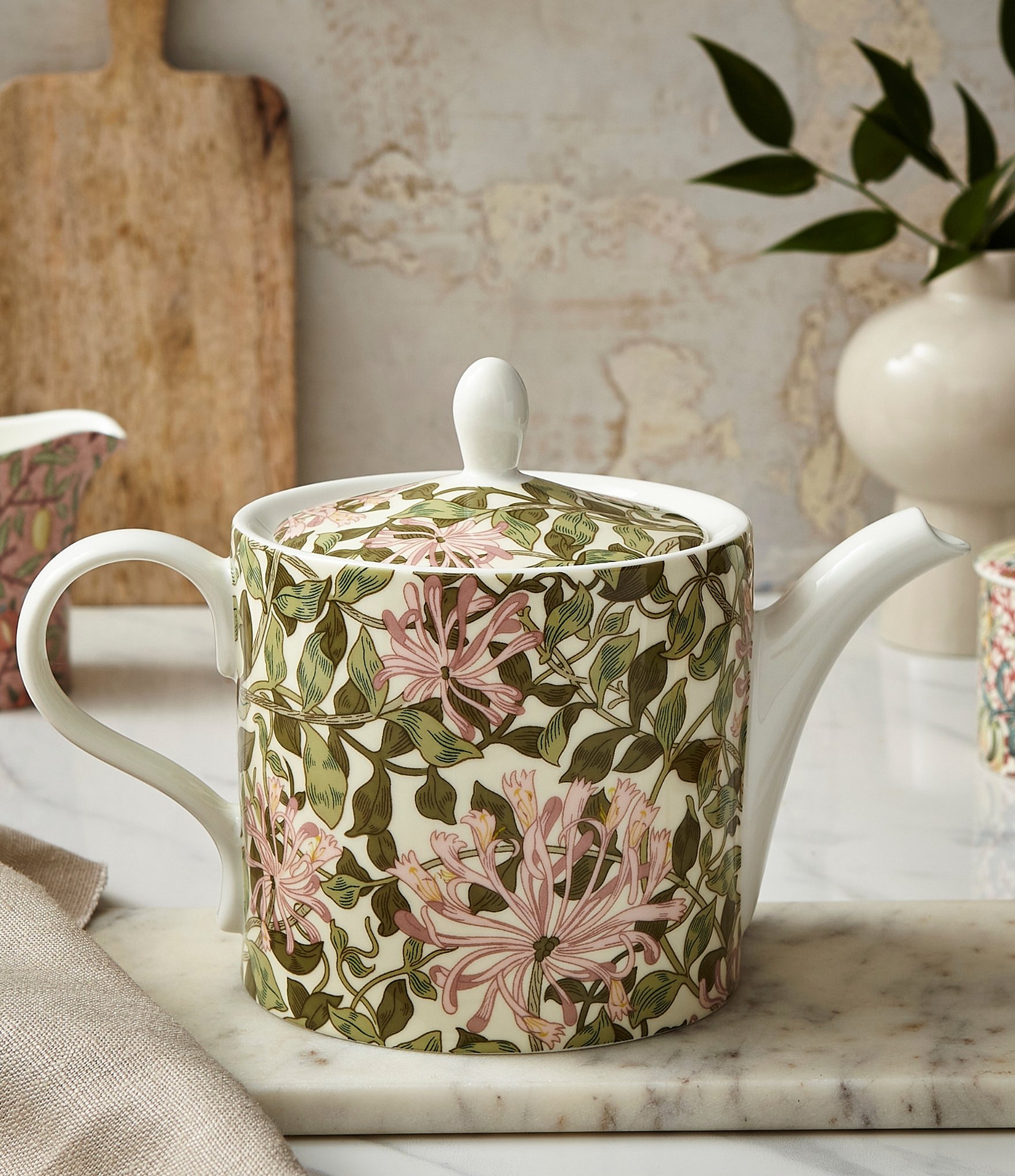 Spode Morris & Co. Collection Honeysuckle Floral Teapot