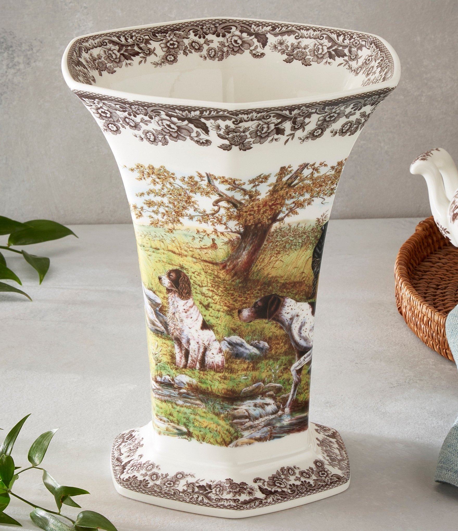 Spode Woodland Collection Hunting Dogs Hexagonal Vase