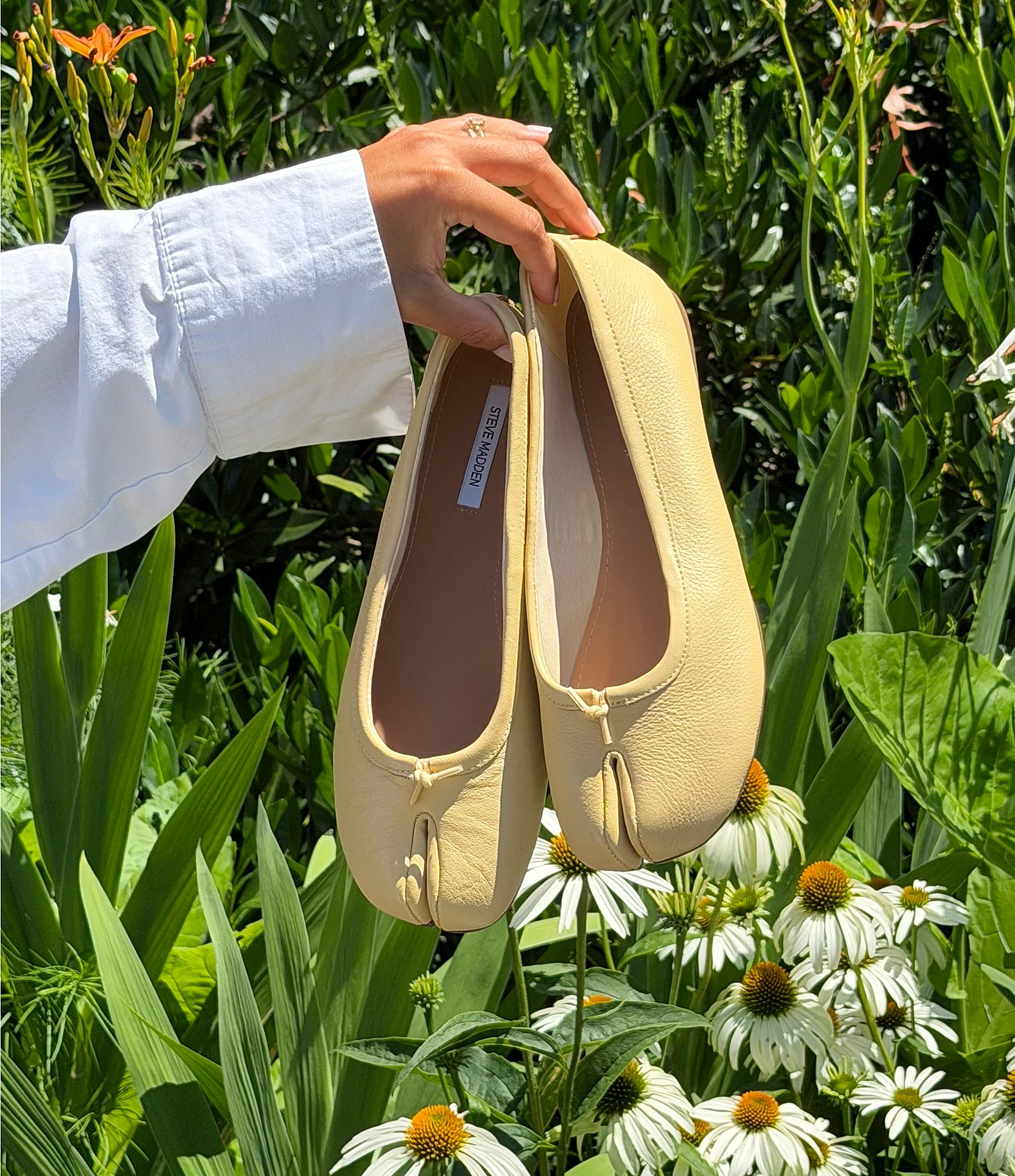 Steve Madden Calico Leather Split Toe Ballet Flats