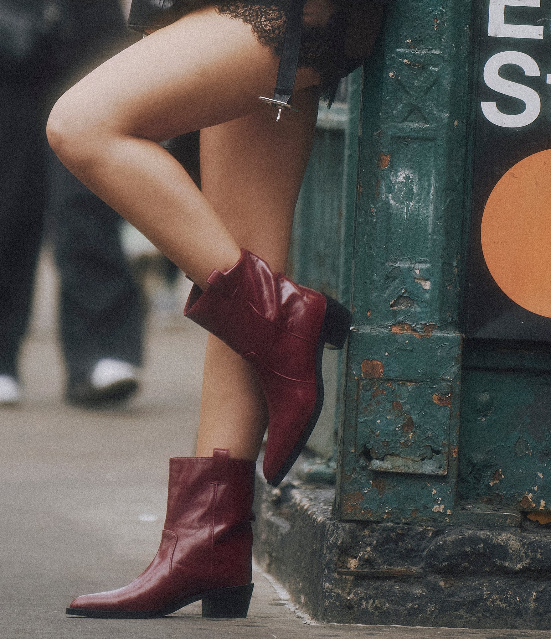 Steve Madden Vinny Leather Pointed Toe Ankle Boots