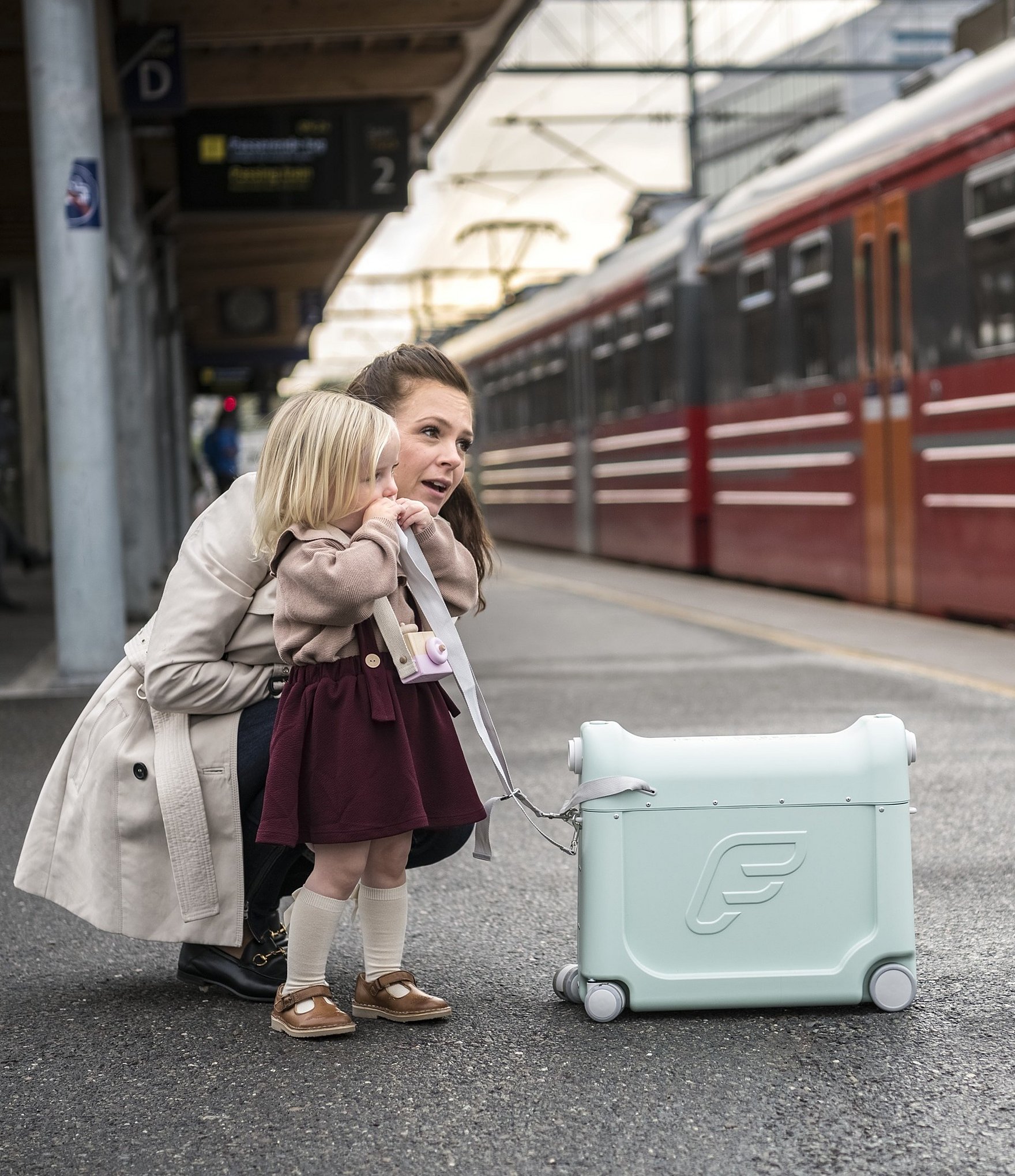 Stokke® JetKids™ Travel BedBox™ Ride-On Suitcase