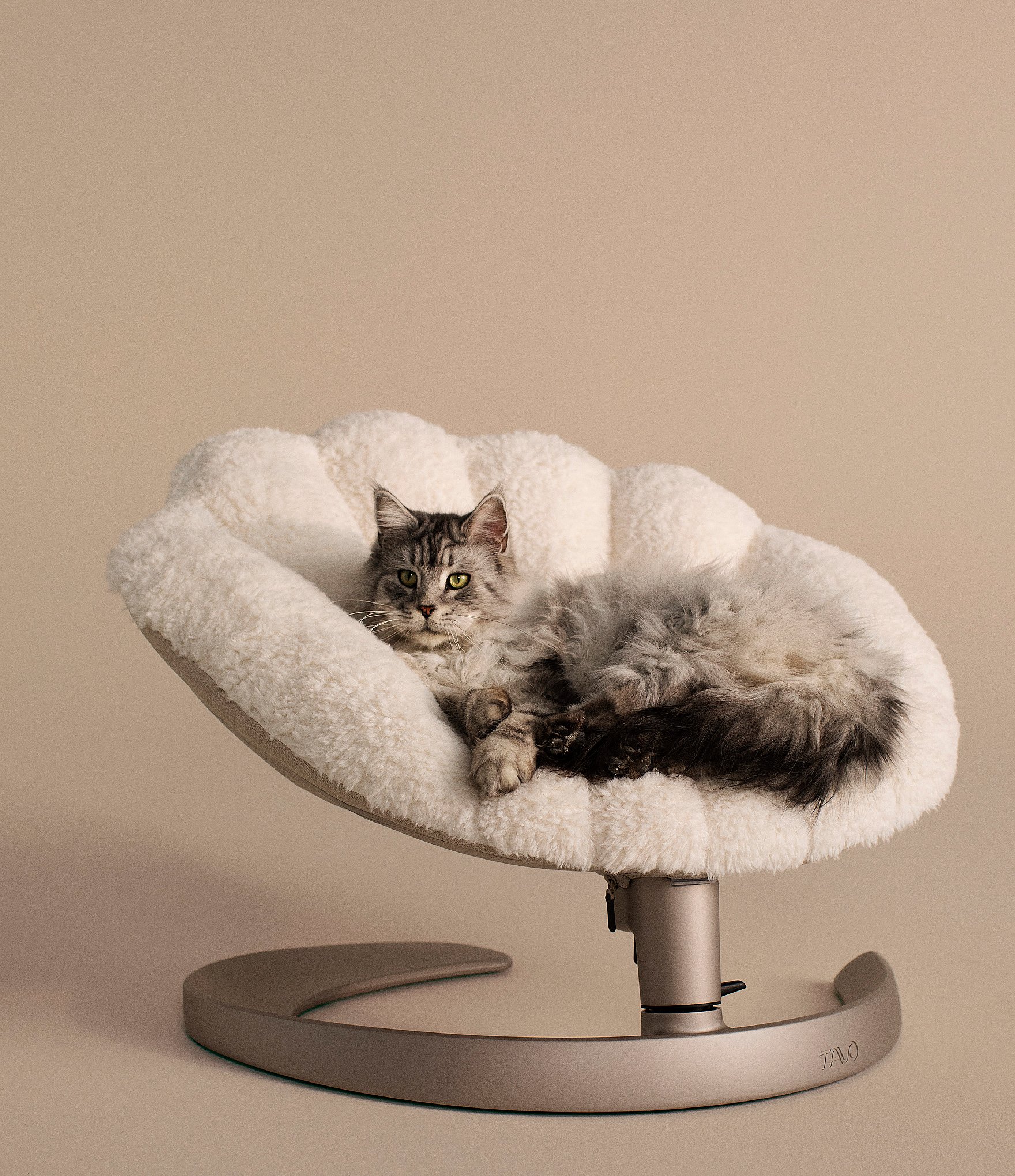 Tavo Pet Shell™ Pet Bed And Swaying Lounger