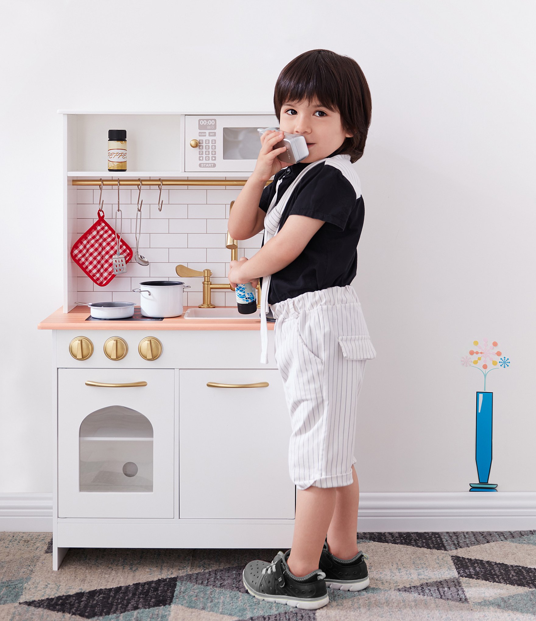 Teamson Kids Little Chef Boston Modern Play Kitchen