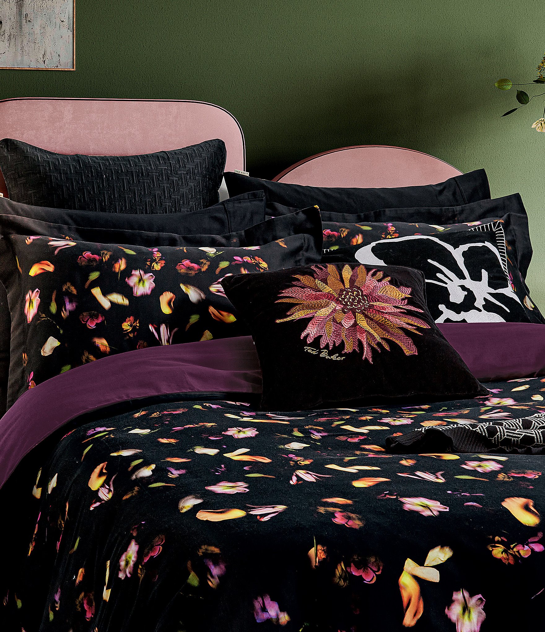 Ted Baker London Scattered Floral Printed Comforter Mini Set