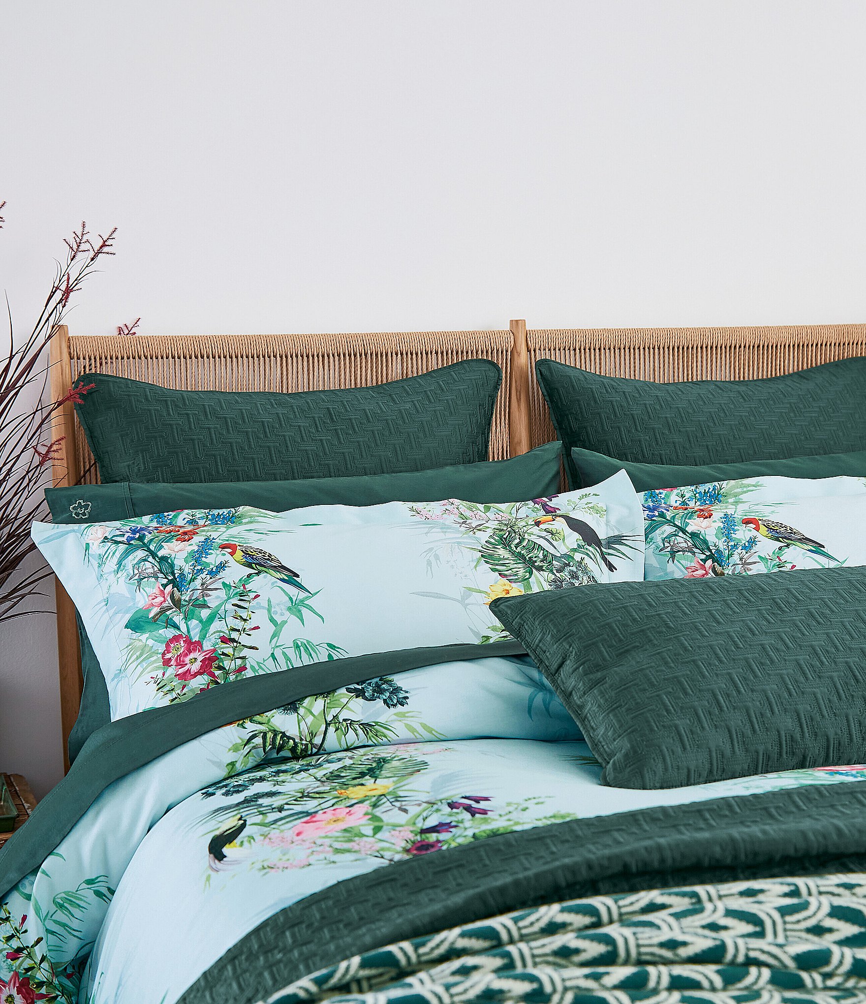 Ted Baker London Tropical Elevations Comforter Mini Set