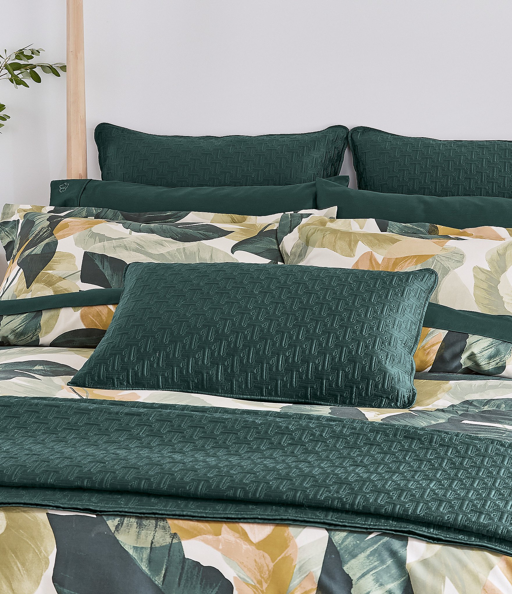 Ted Baker London Urban Forager Oversized Palm Leaf Duvet Cover Mini Set