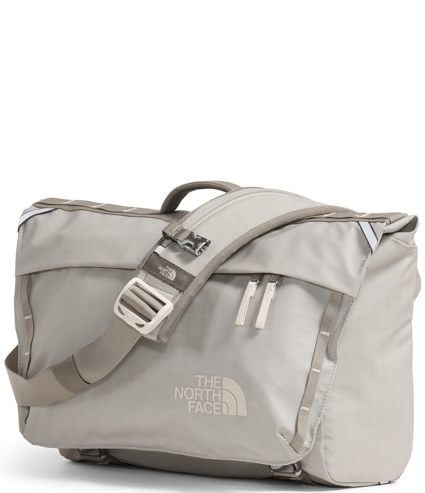 【THE NORTH FACE】★バッグ★ Base Camp Voyager Messenger Bag Base Camp Voyager Messenger Bag | The North Face