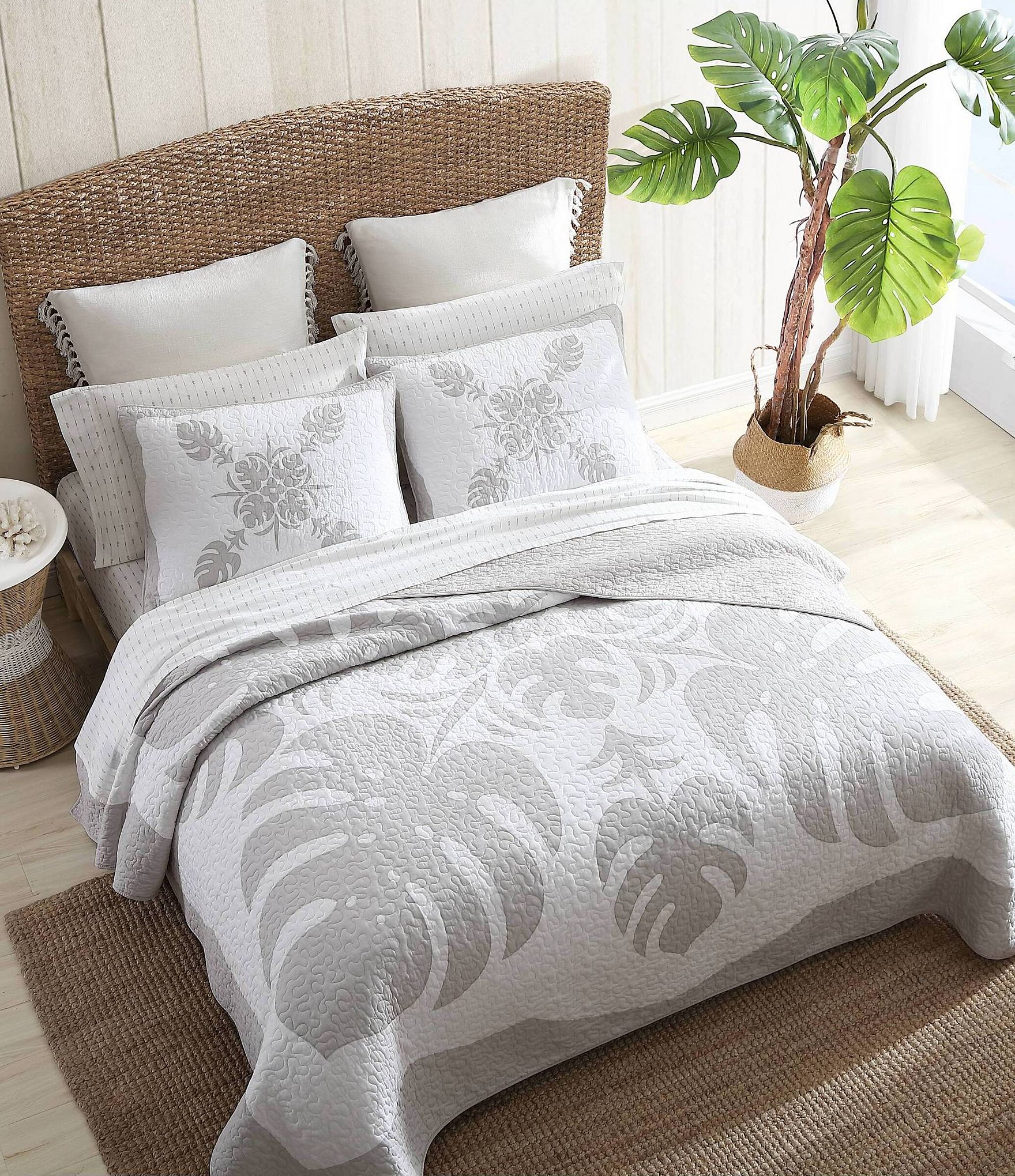 Tommy Bahama Embroidered Tropical Molokai Quilt