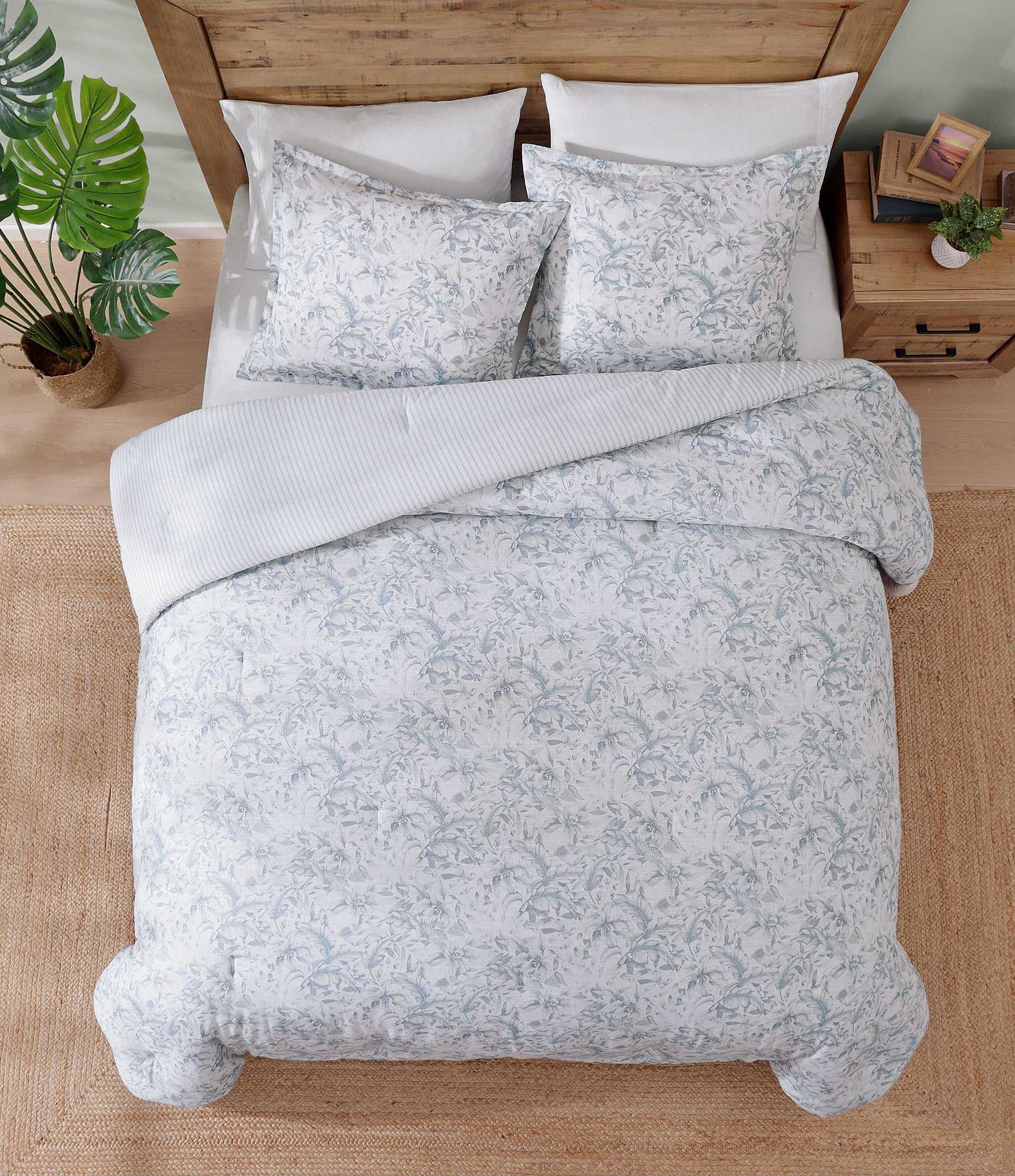 Tommy Bahama Orchid Bay Reversible Mini Comforter Set