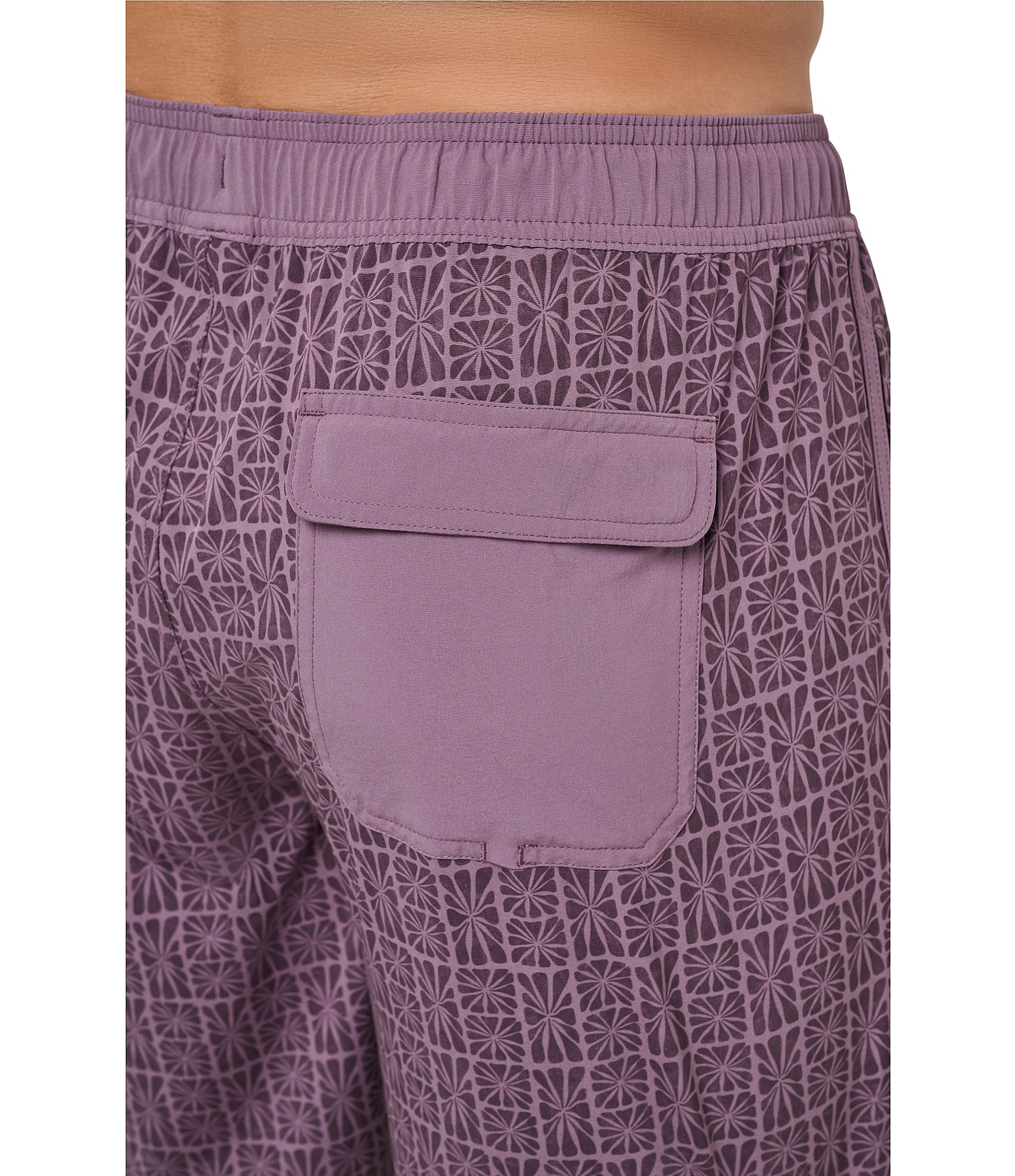 TravisMathew Cabana E-Waist 7.5#double; Inseam Board Shorts