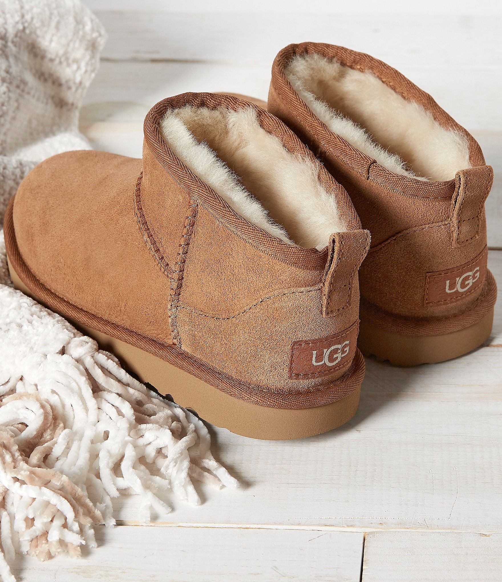 UGG Kids' Classic Ultra Mini Boots (Youth)