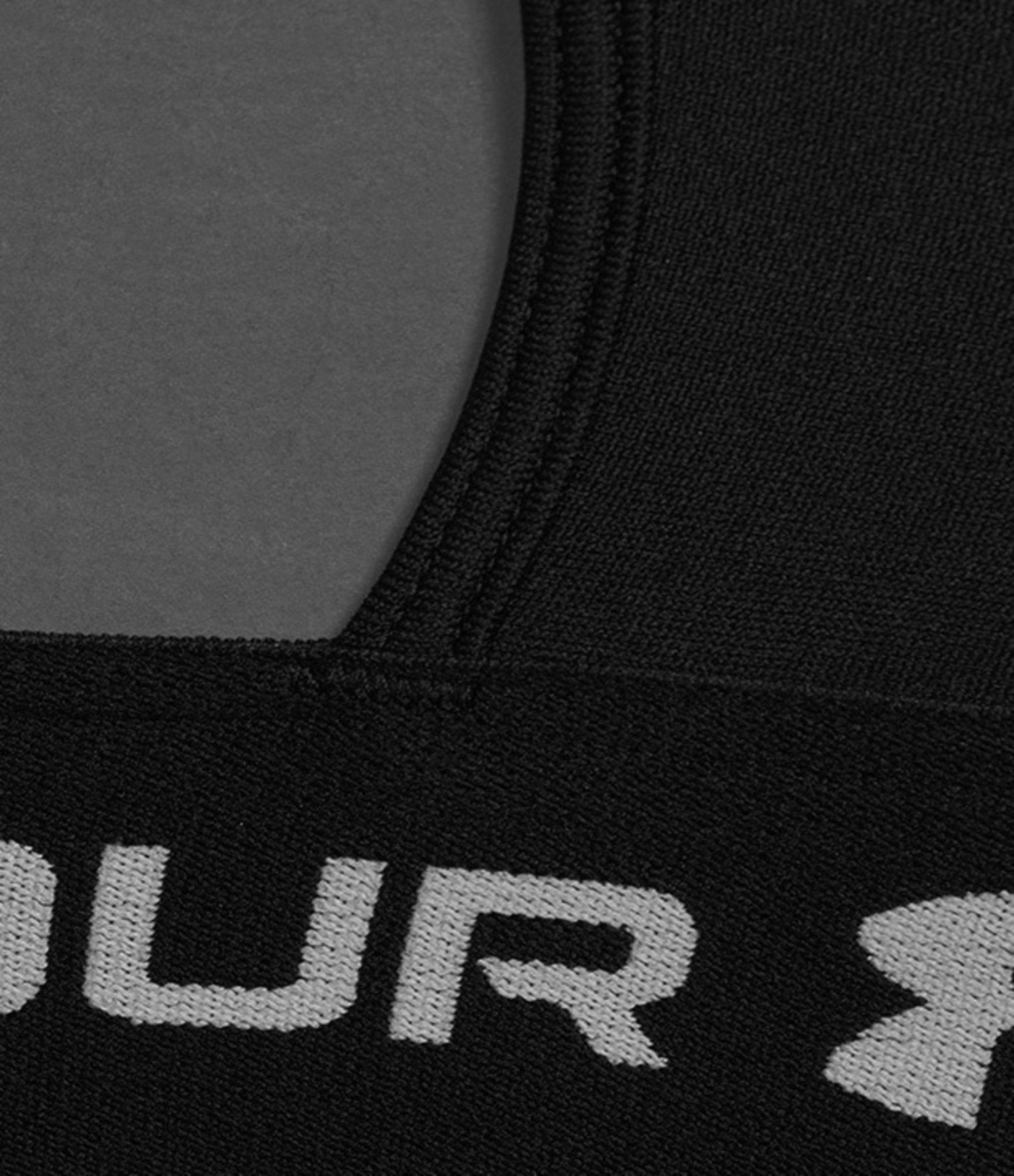 Under Armour Solid Double Layer HeatGear Scoop Neck Cross Back Sports Bra