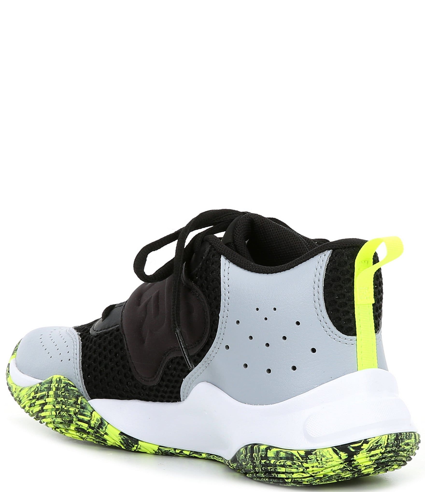 Under Armour Boys' Zone BB 2 Basketball Sneakers (Youth)