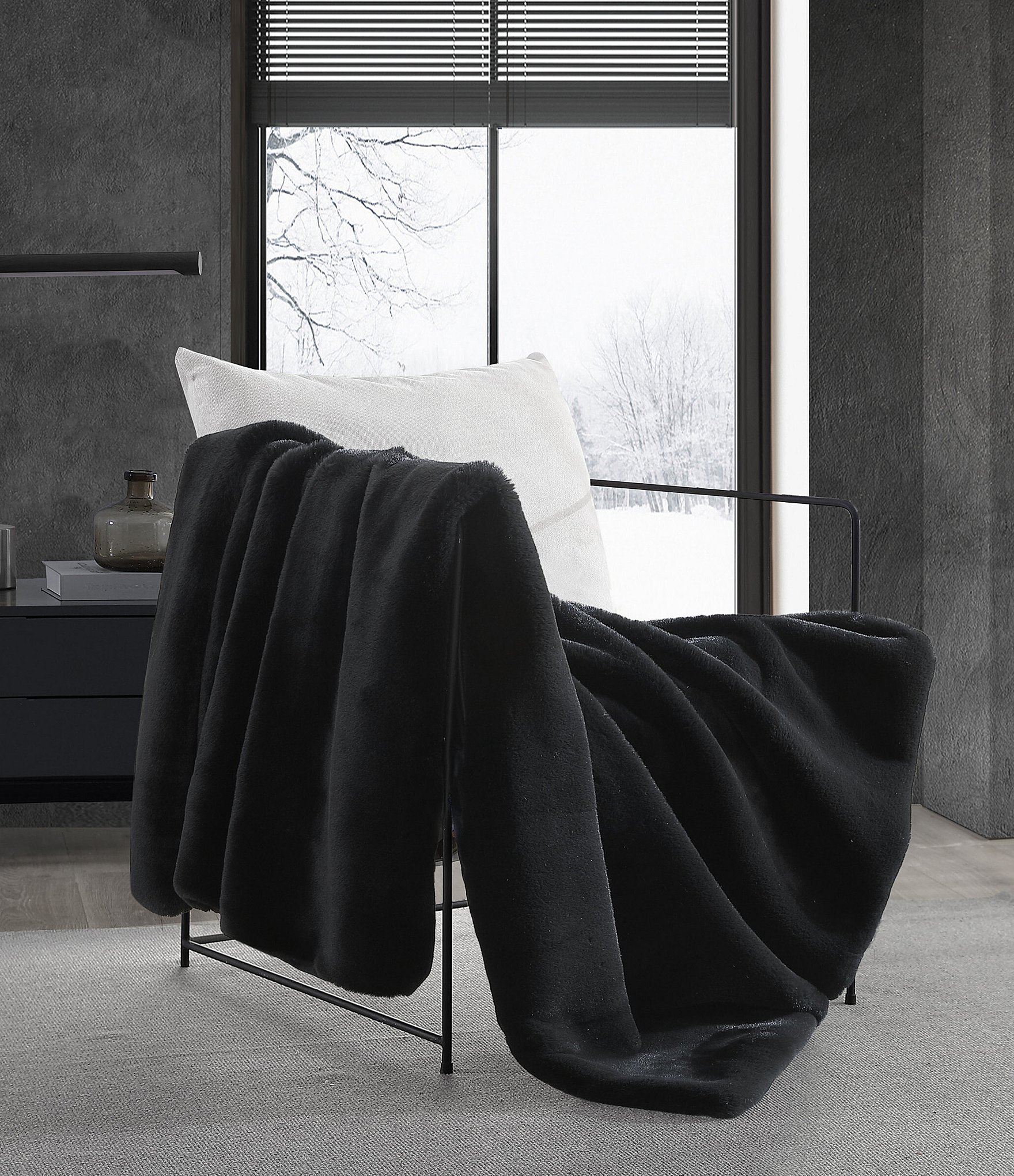 Black faux discount fur throw blanket