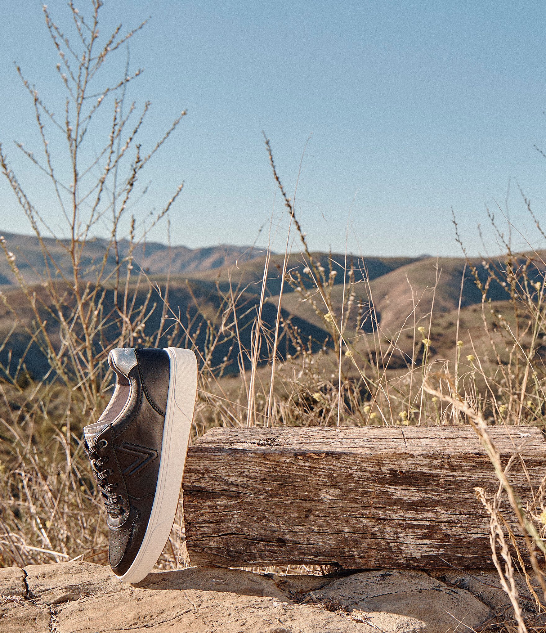 Vionic Kimmie Court Leather Logo Detail Sneakers