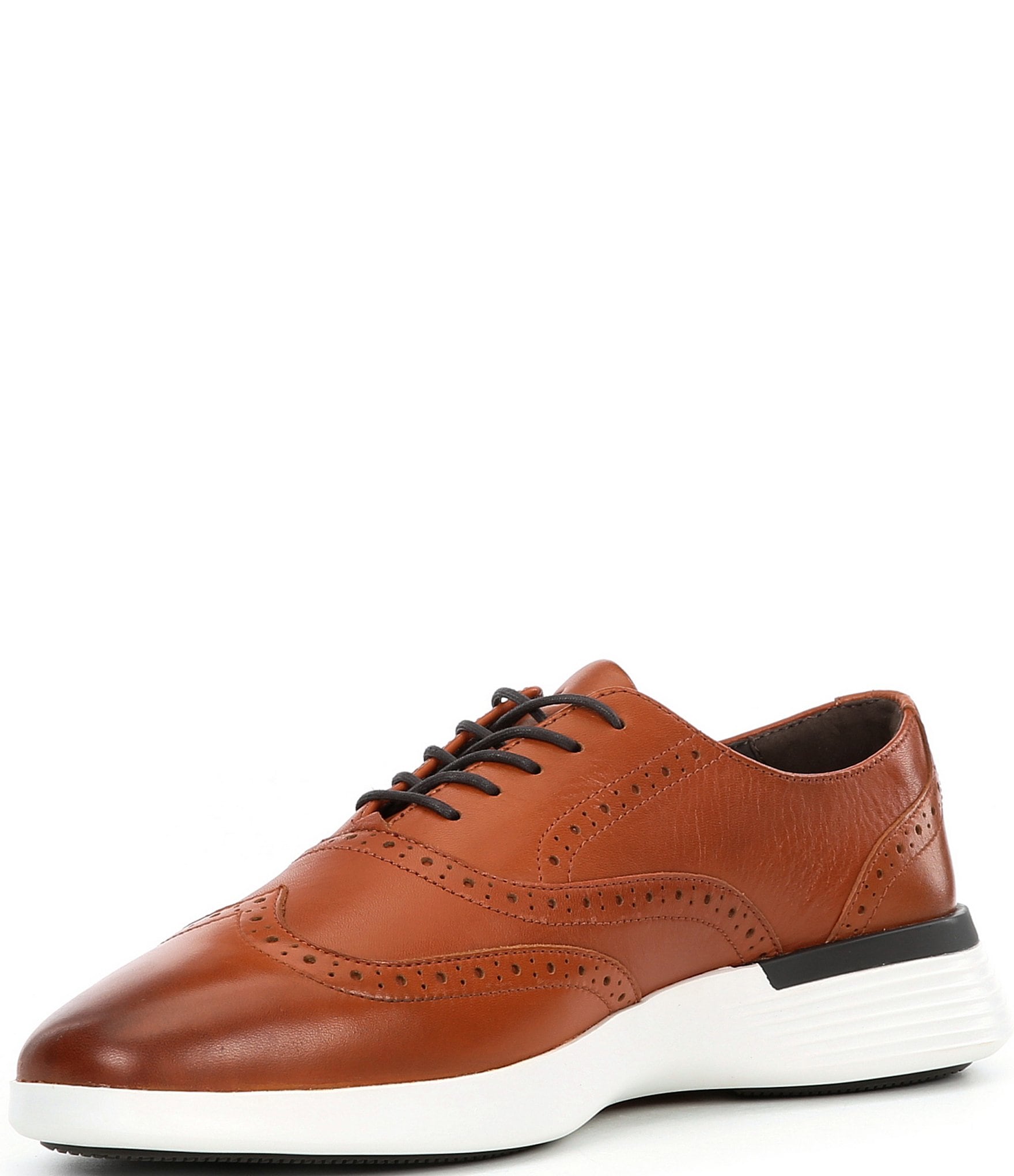 Wolf & Shepherd Men's Crossover Wingtip Oxfords