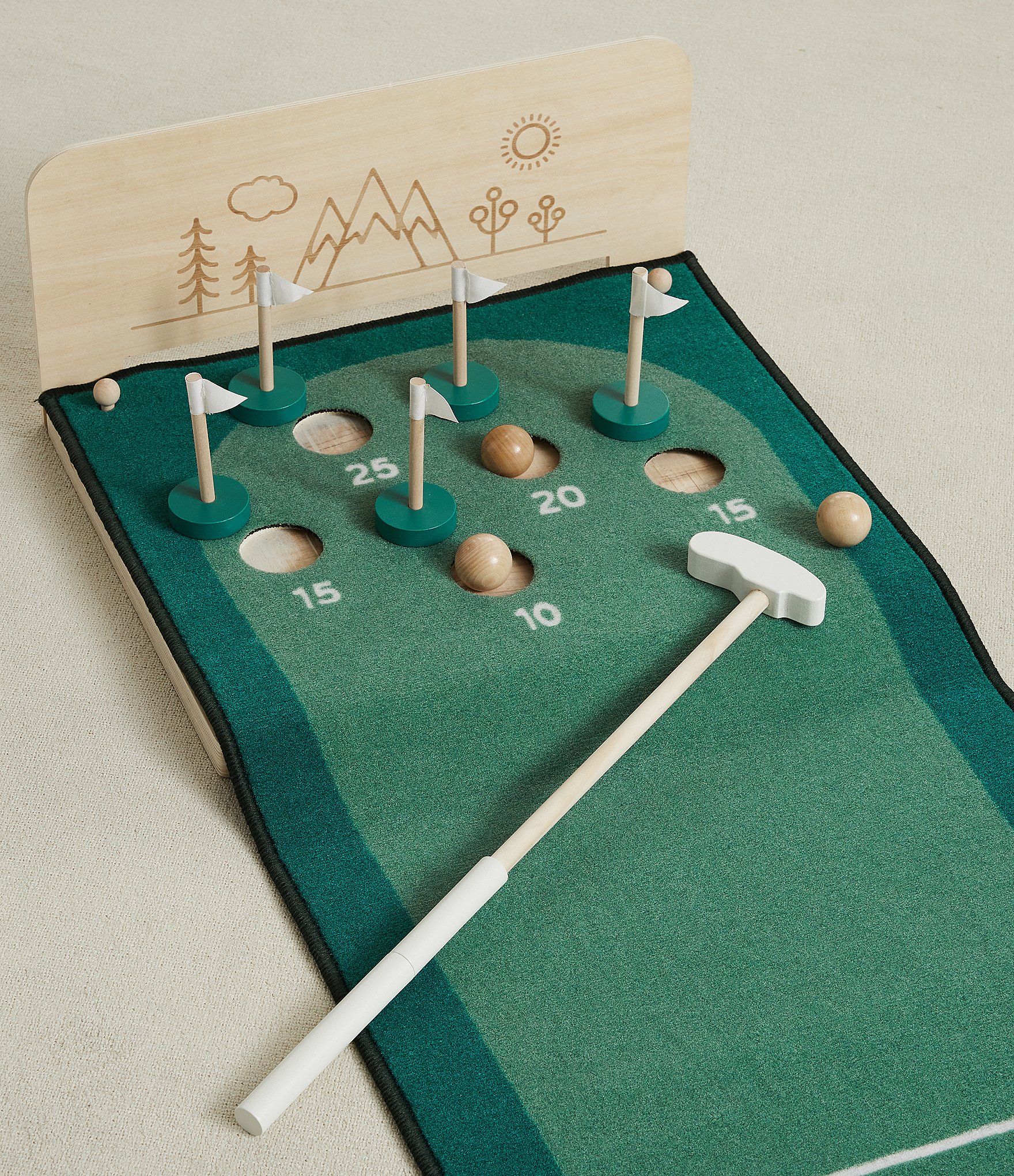 Wonder & Wise By Asweets Keen Putting Green Golf Set