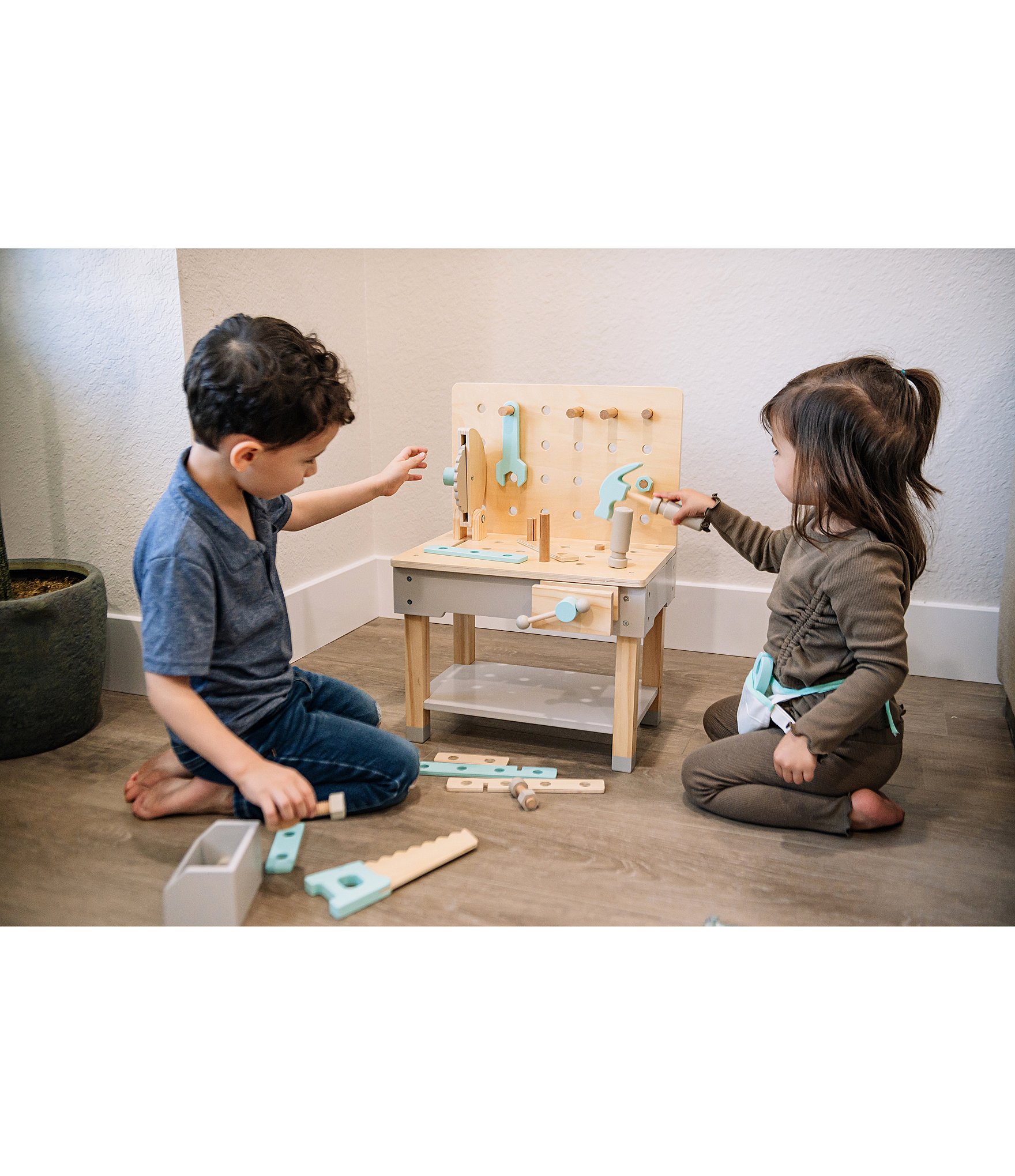 Wonder & Wise By Asweets Little Builder Workbench