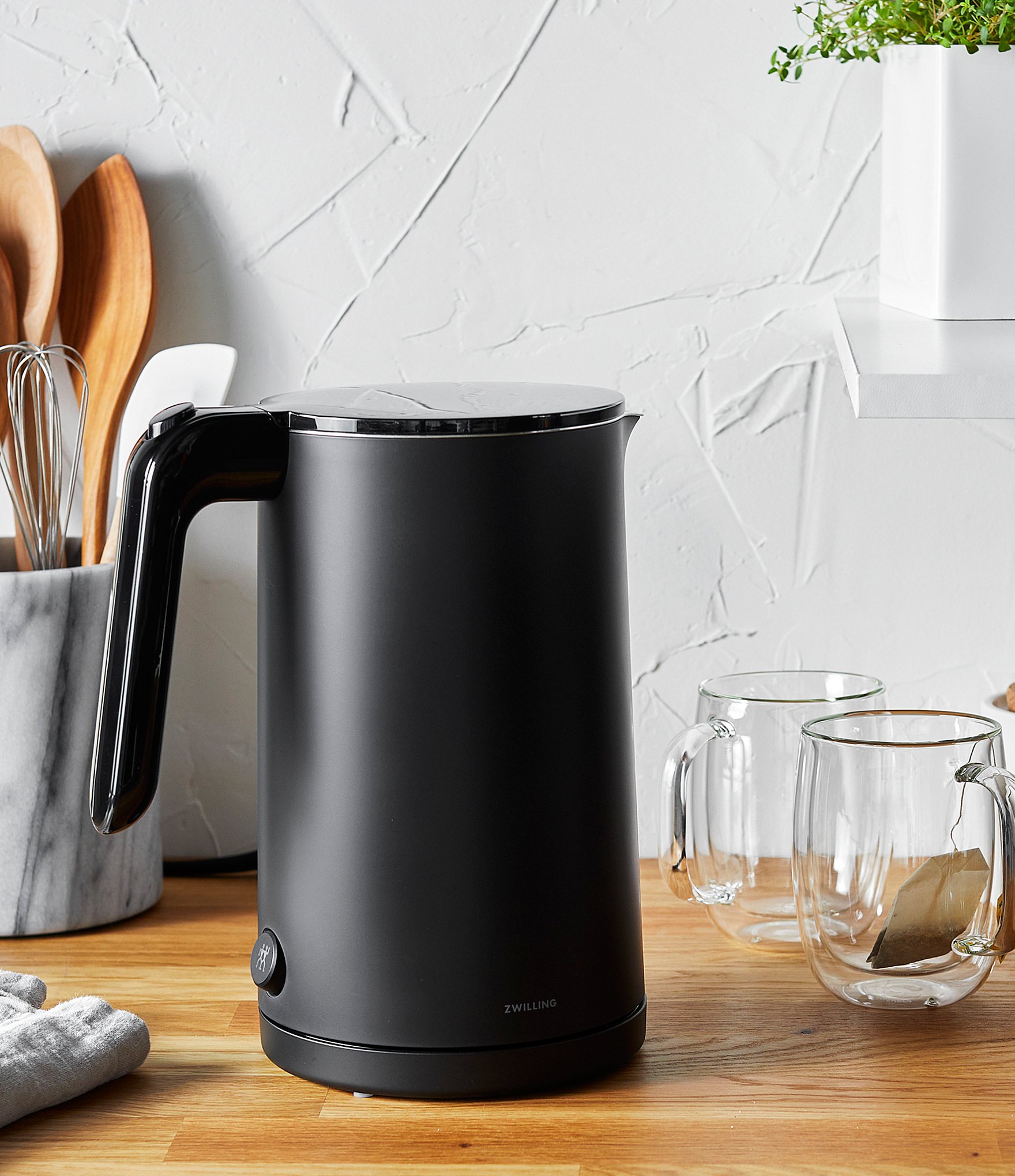 Zwilling Enfinigy Cool Touch 1-Liter Electric Kettle