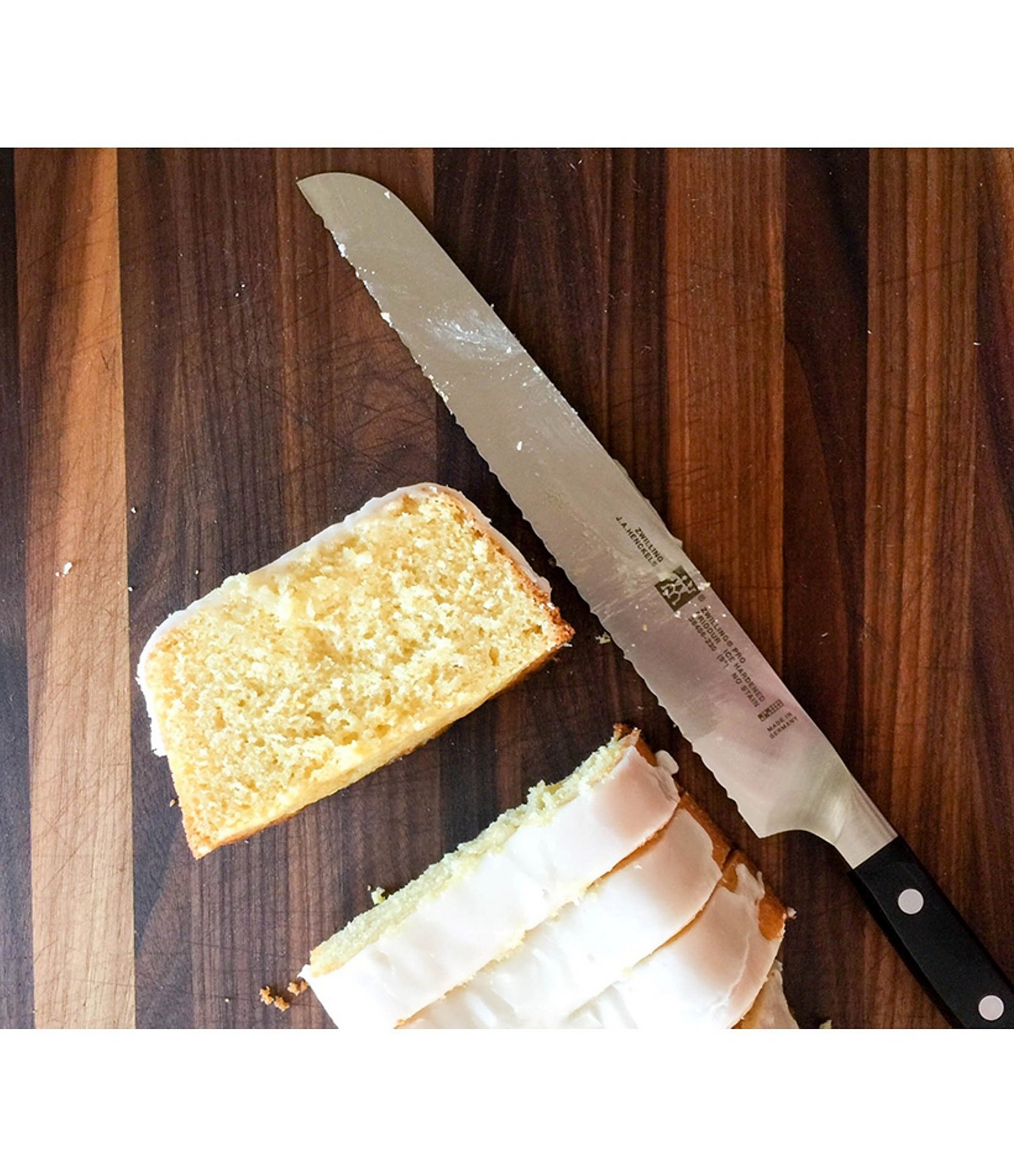 Zwilling Pro 9#double; Z15 Serrated Bread Knife